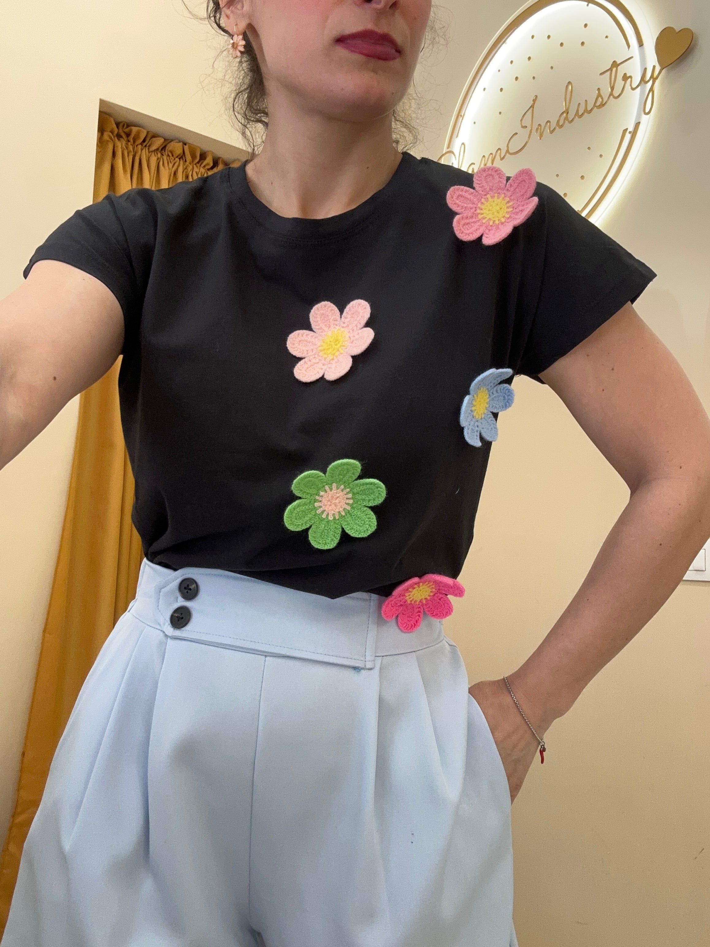 T-shirt fiori multicolore