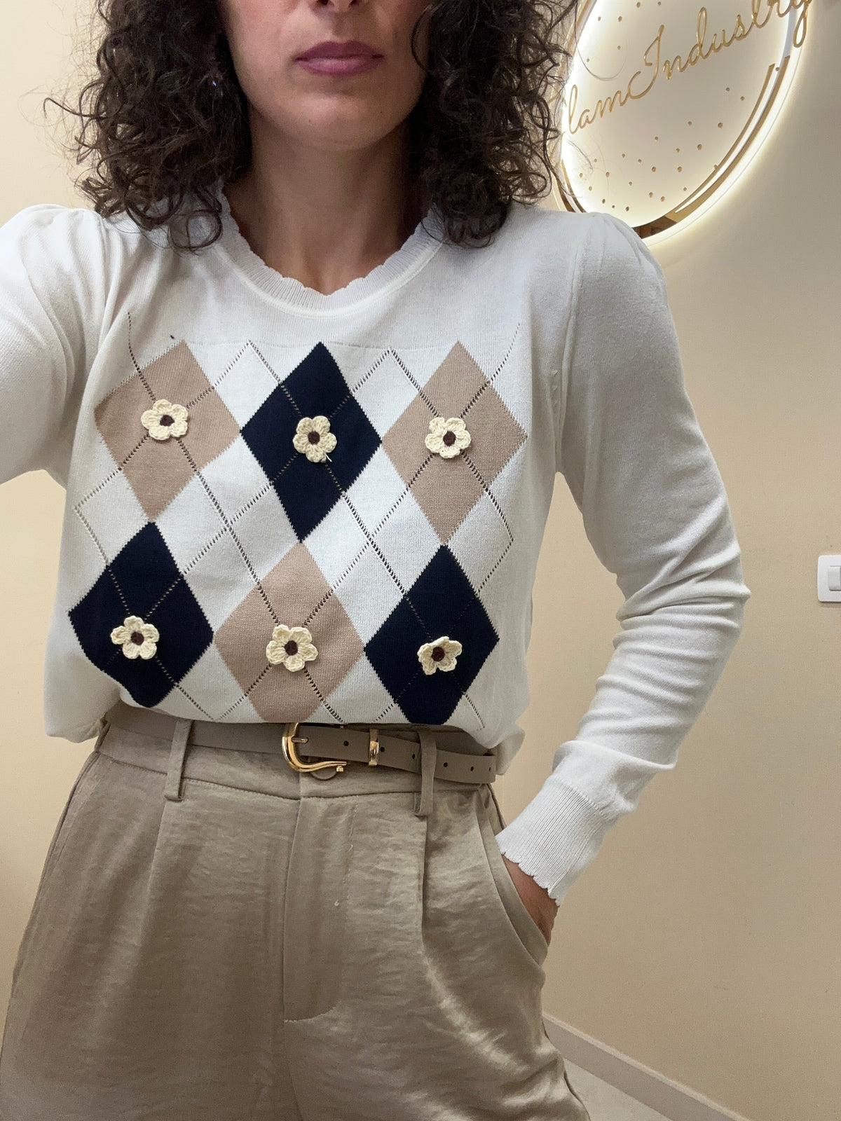 Maglione in filo rombi e fiori