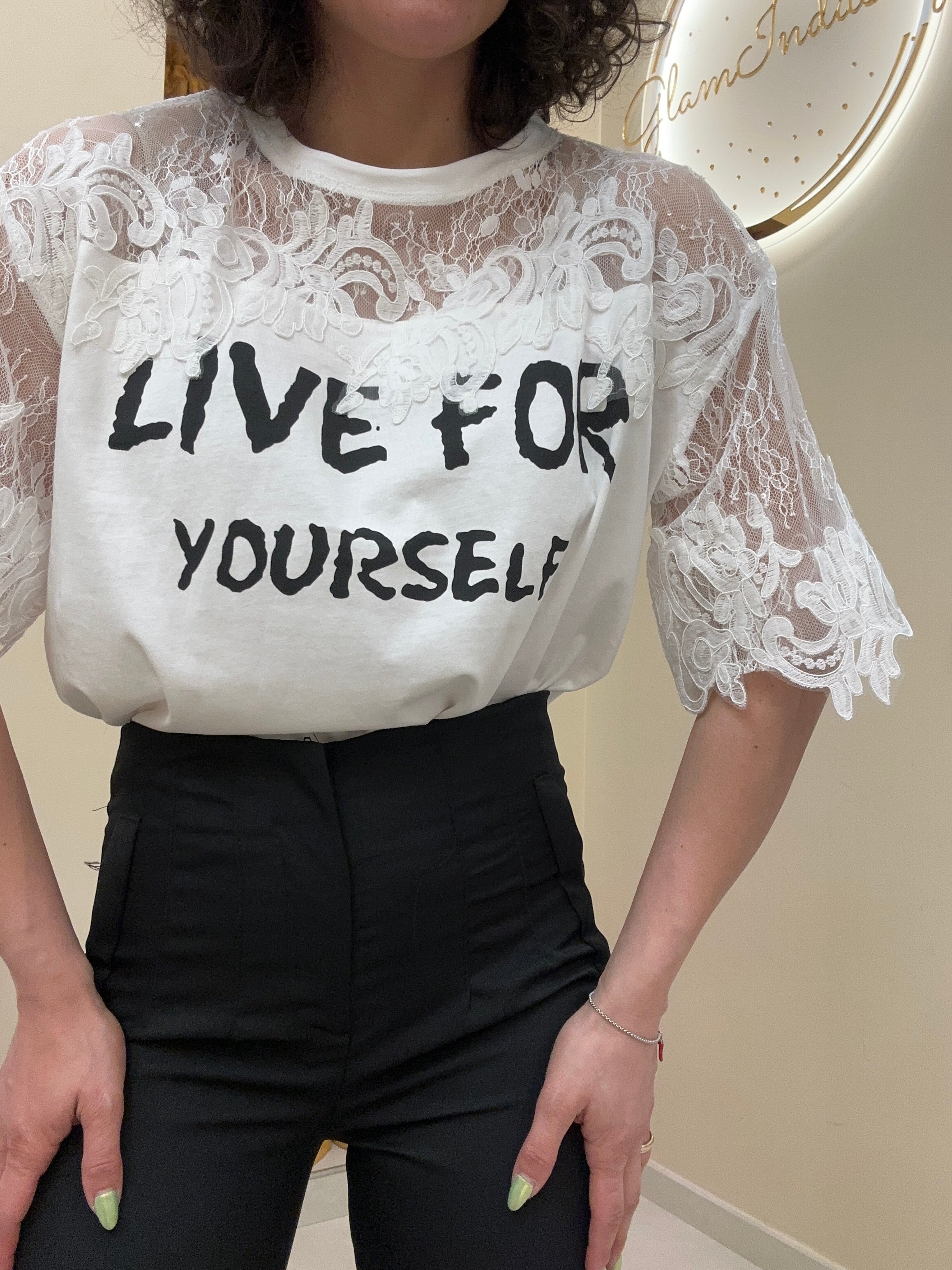 T-shirt pizzo e scritta