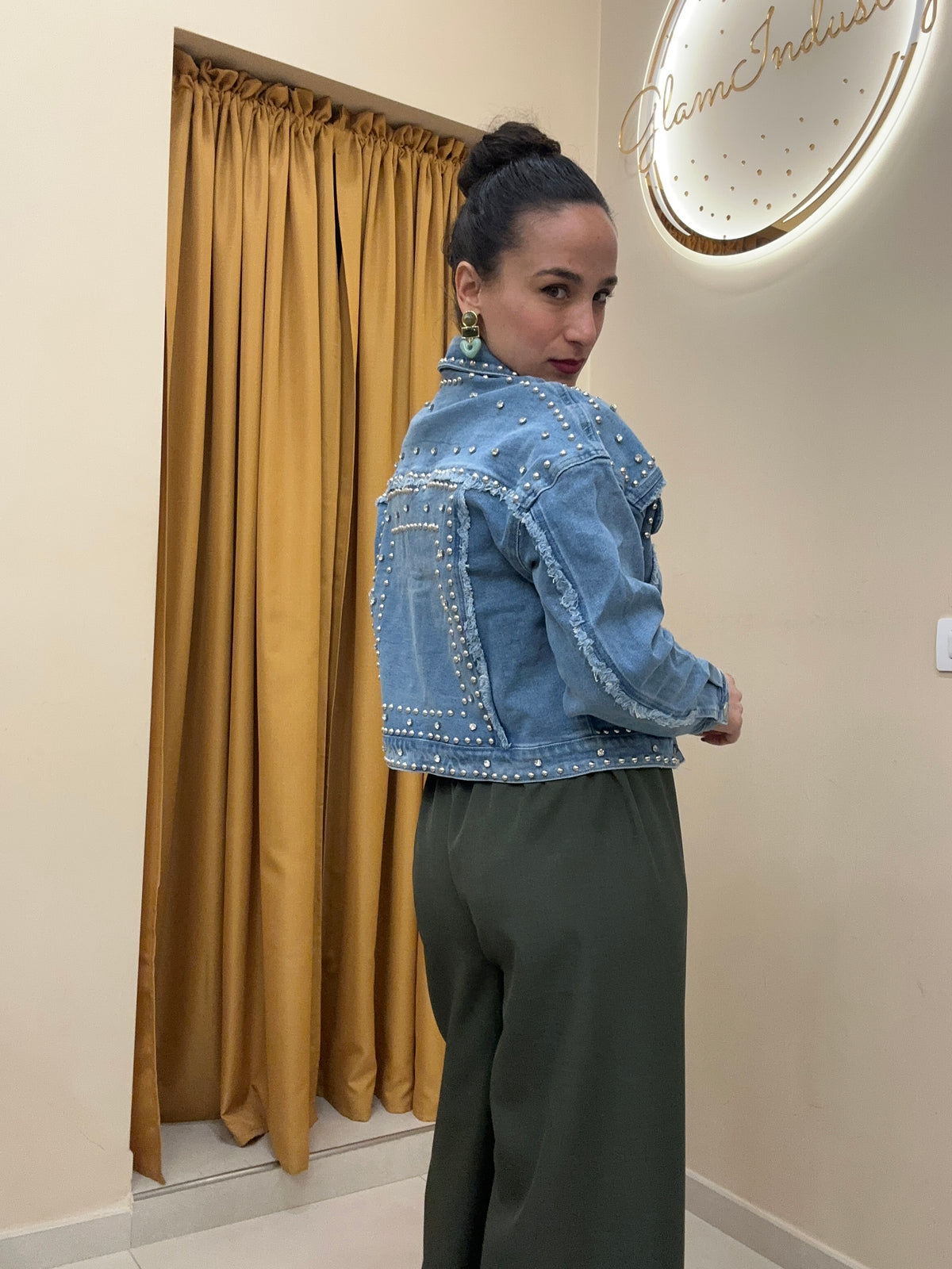 Giacca in jeans borchie
