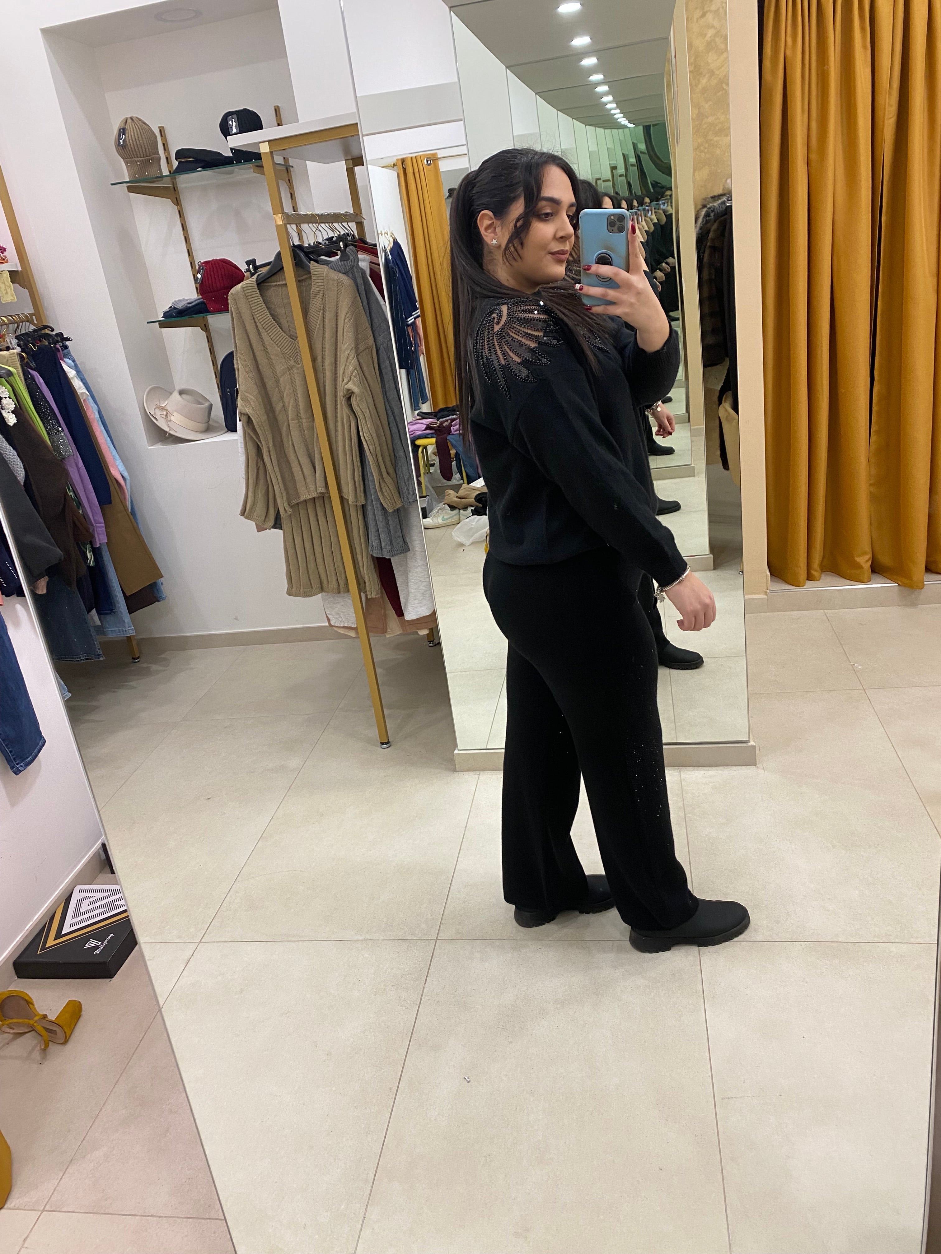 Pantalone in maglia con brillantini