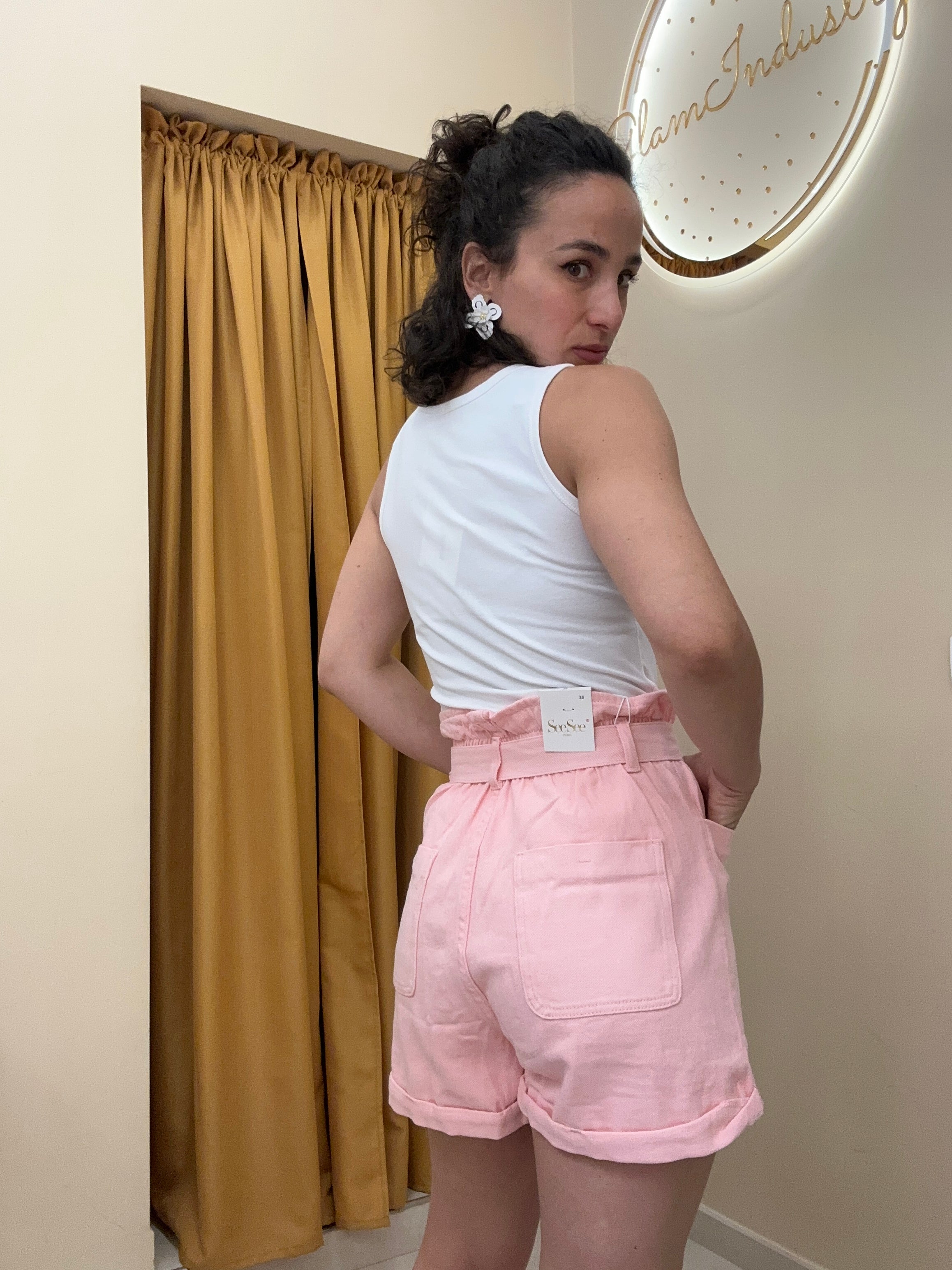 Short caramella