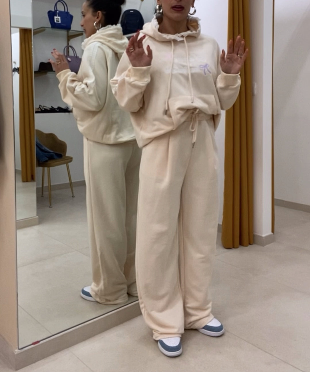 Tuta cappuccio merletto