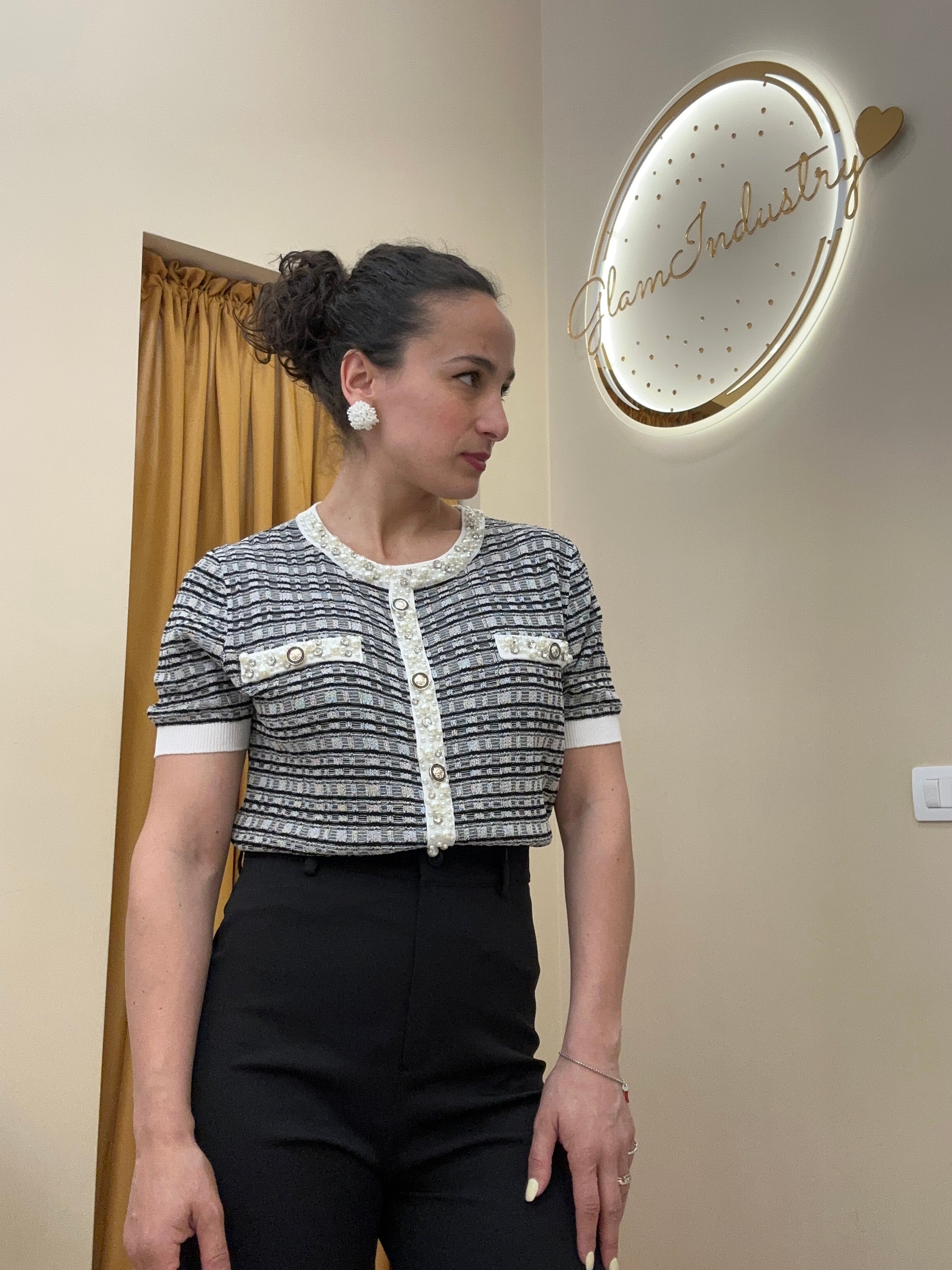 Maglia NERA bonbon filo leggera con applicazioni