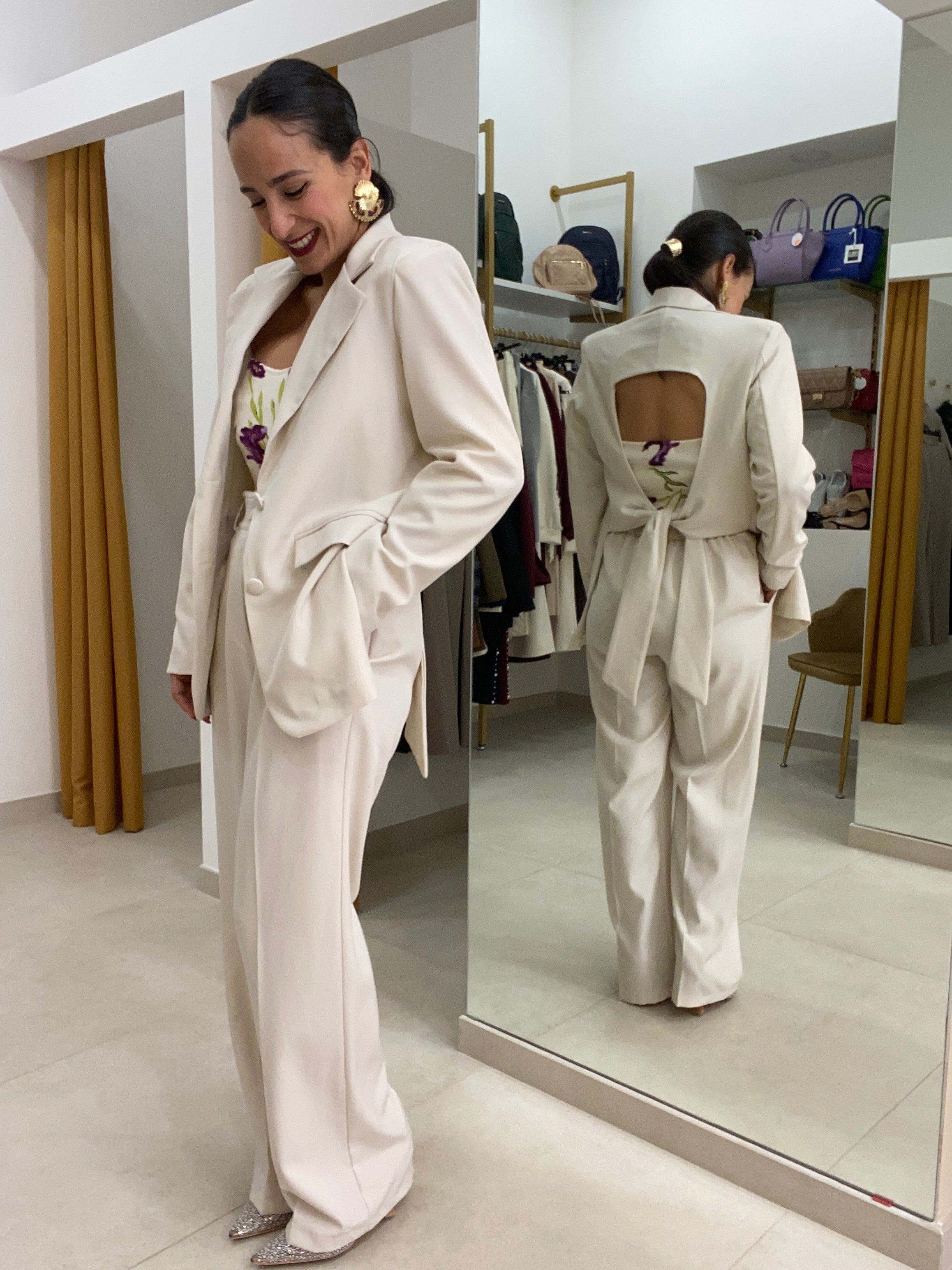 Tailleur scollatura posteriore