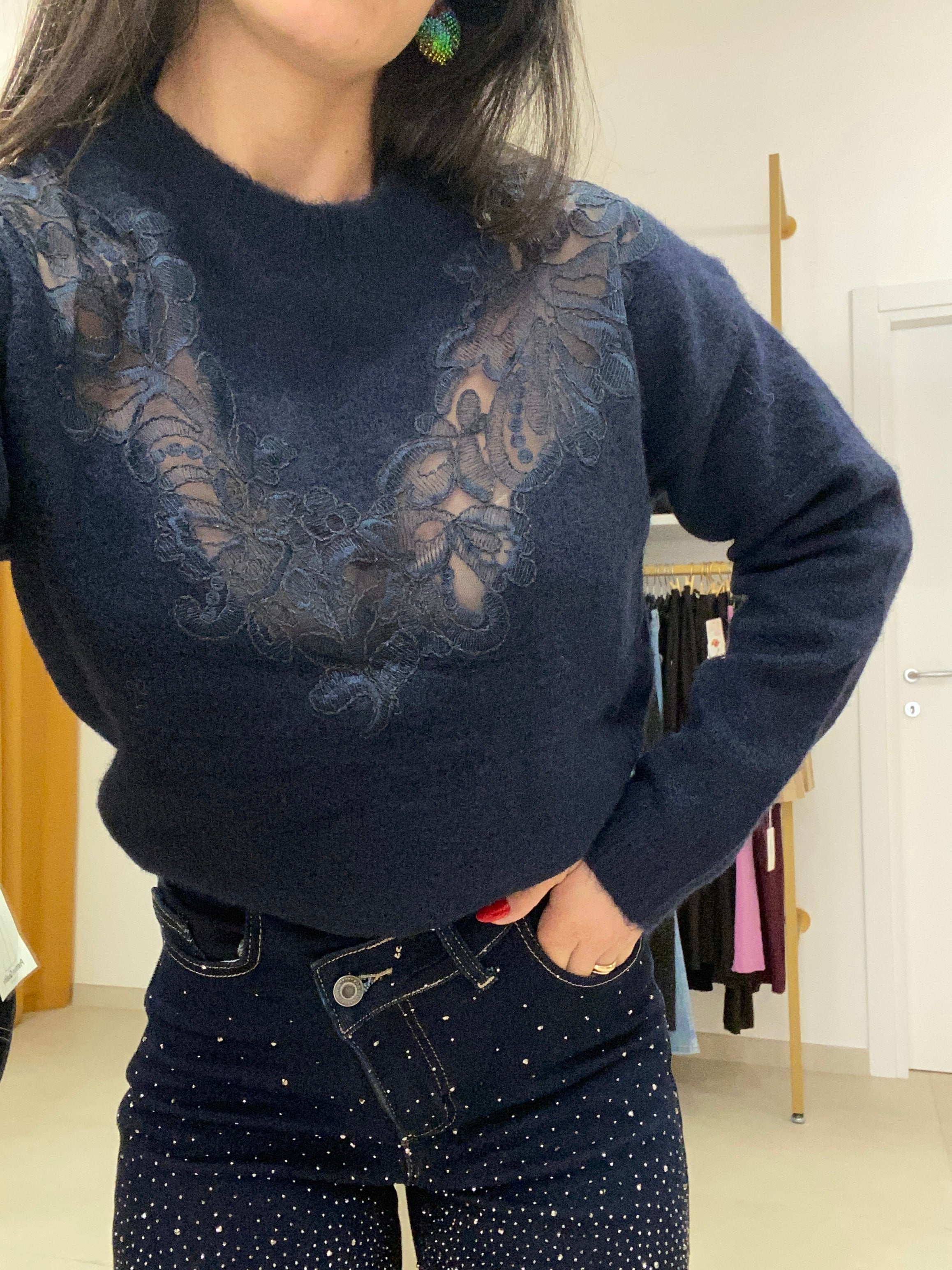 Maglione dettaglio merletto