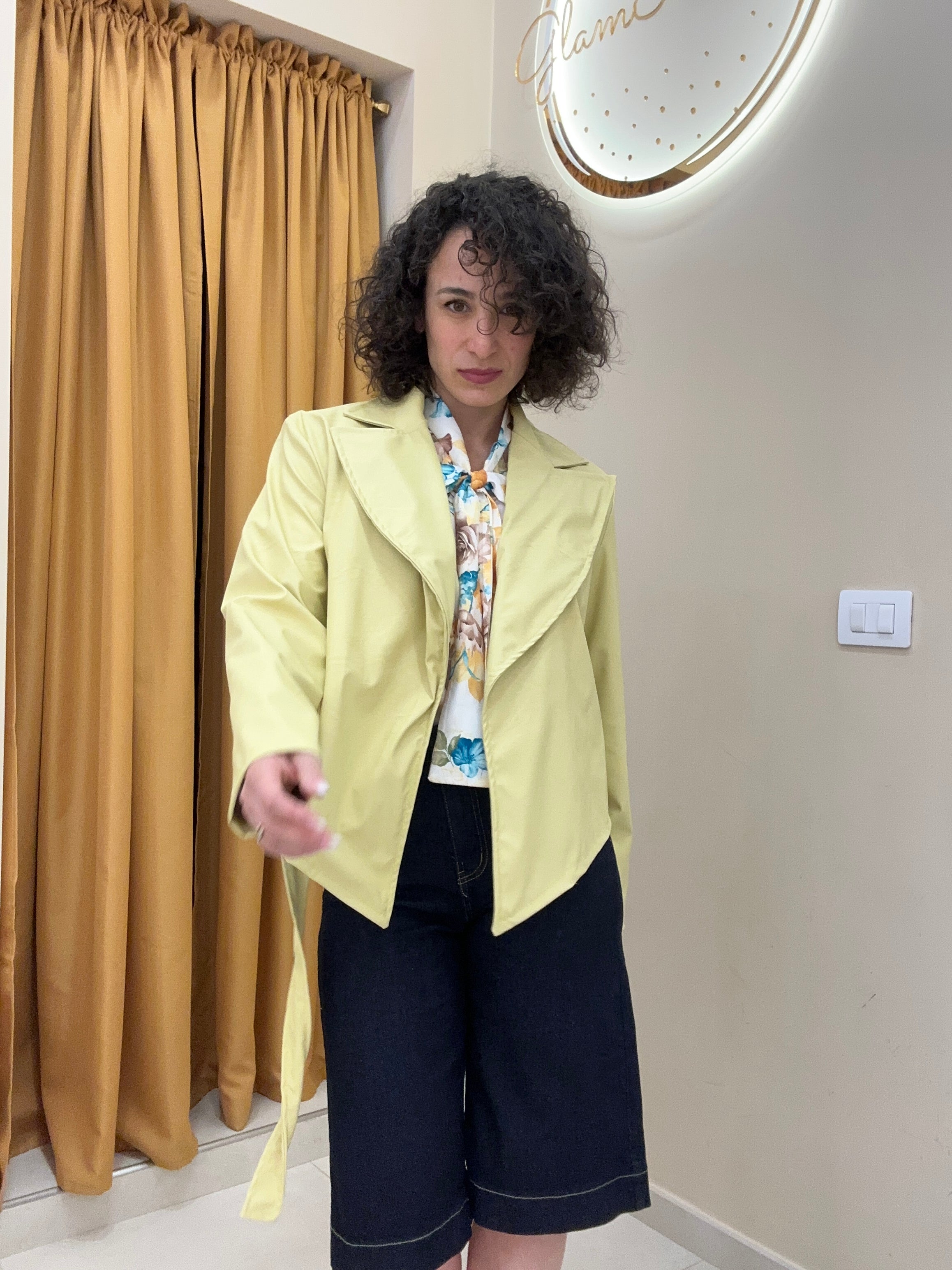 Chiodo virale cintura giallo