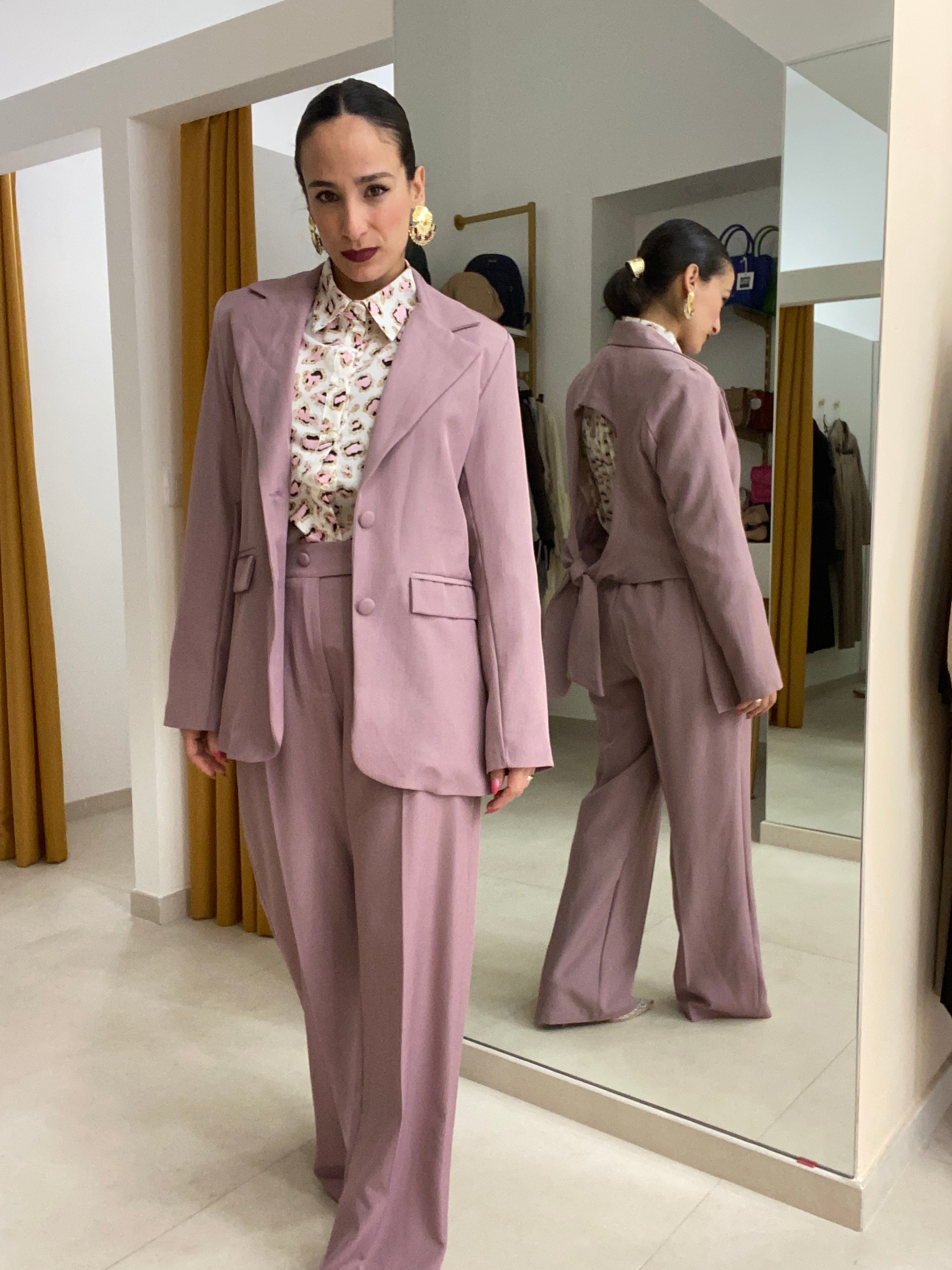 Tailleur scollatura posteriore