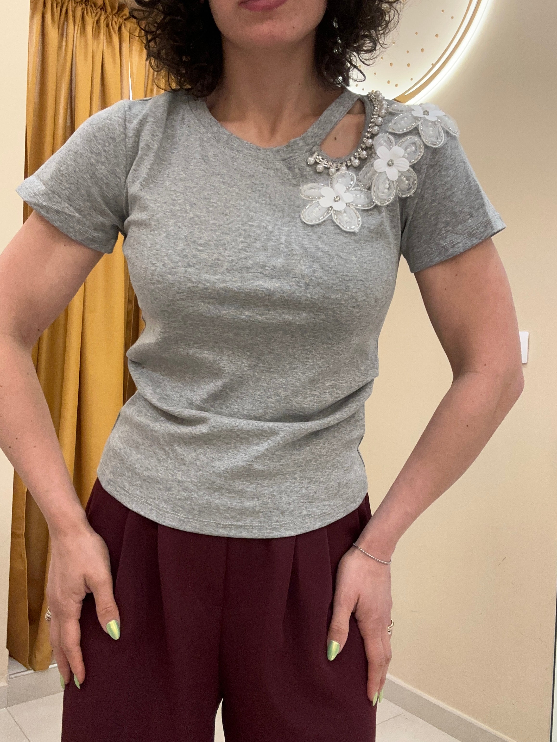 T-shirt goccia e fiori