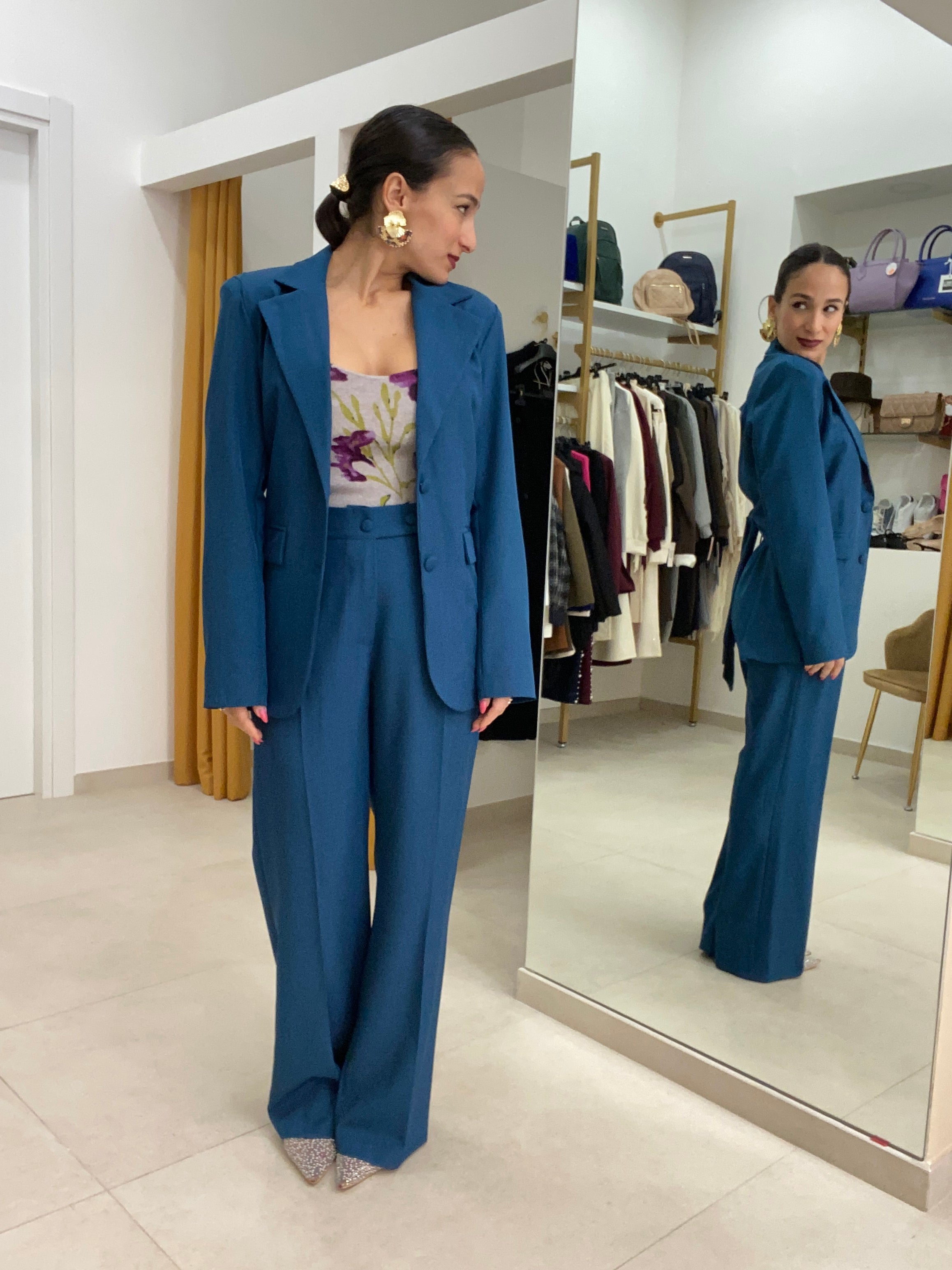 Tailleur scollatura posteriore