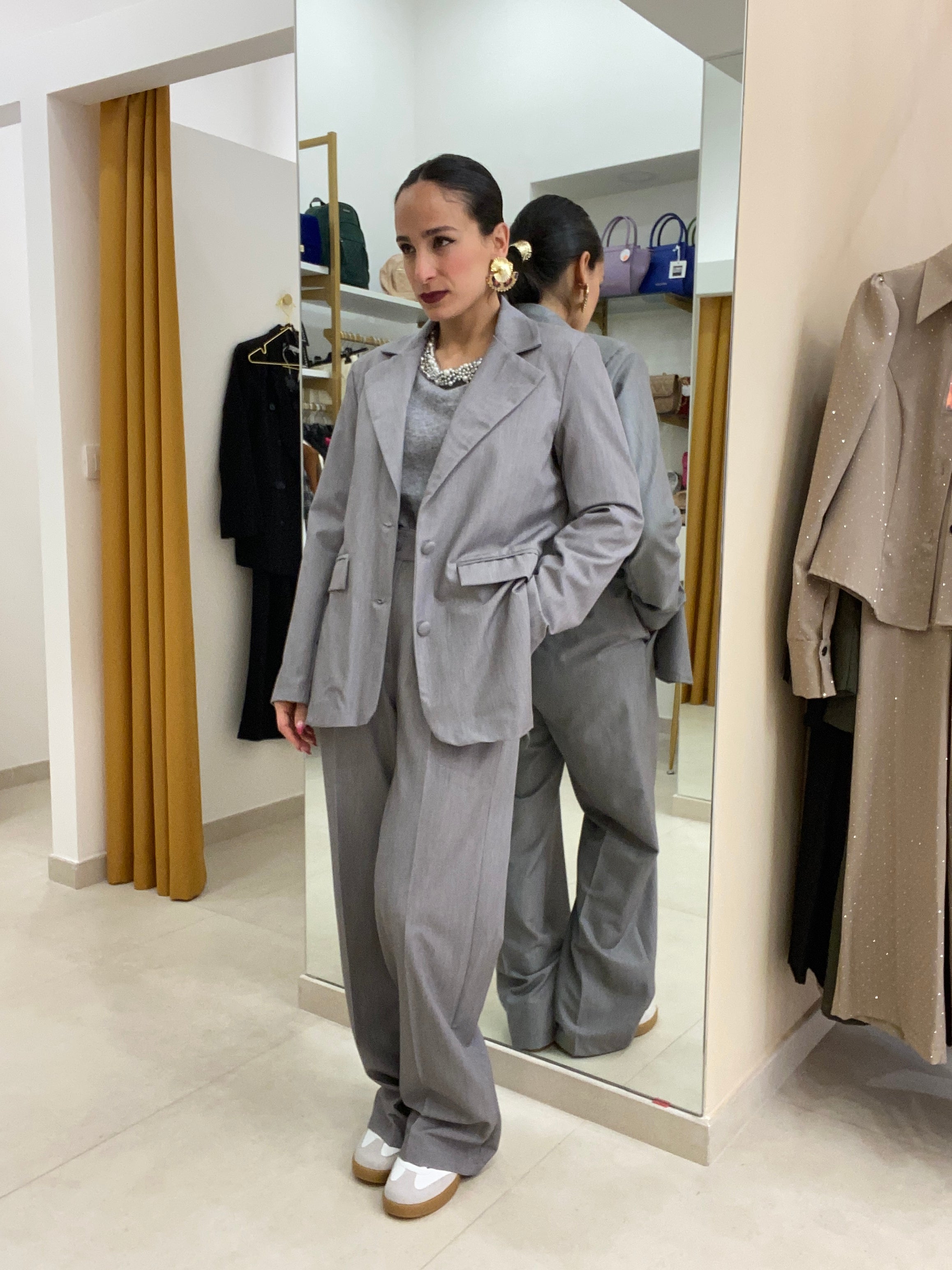 Tailleur scollatura posteriore