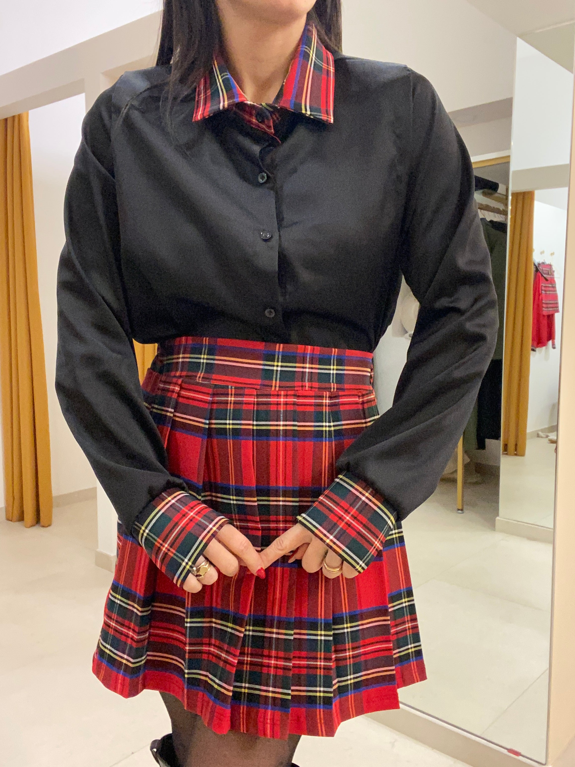 Camicia effetto raso con dettaglio in tartan