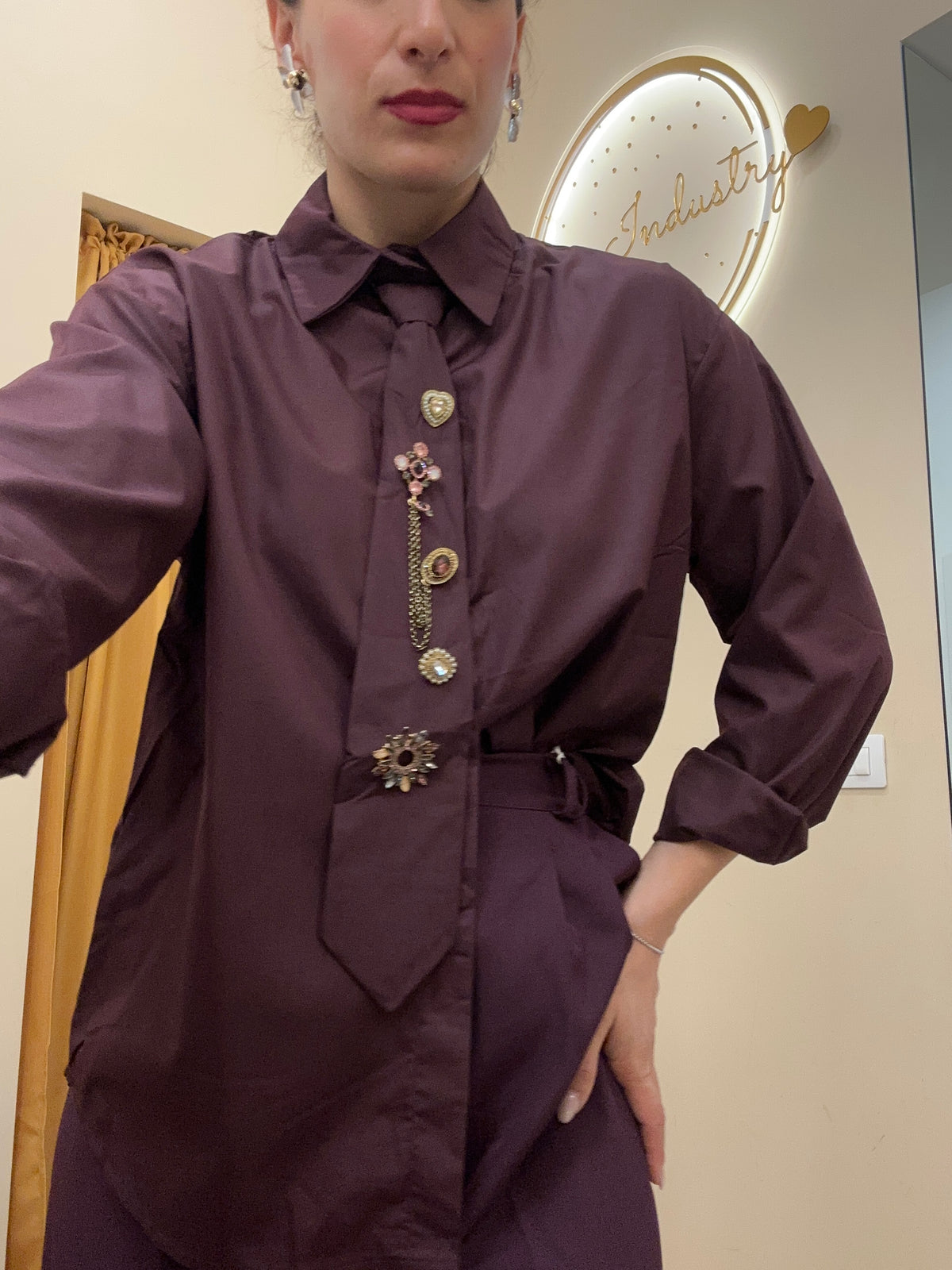 Camicia cravatta particolare