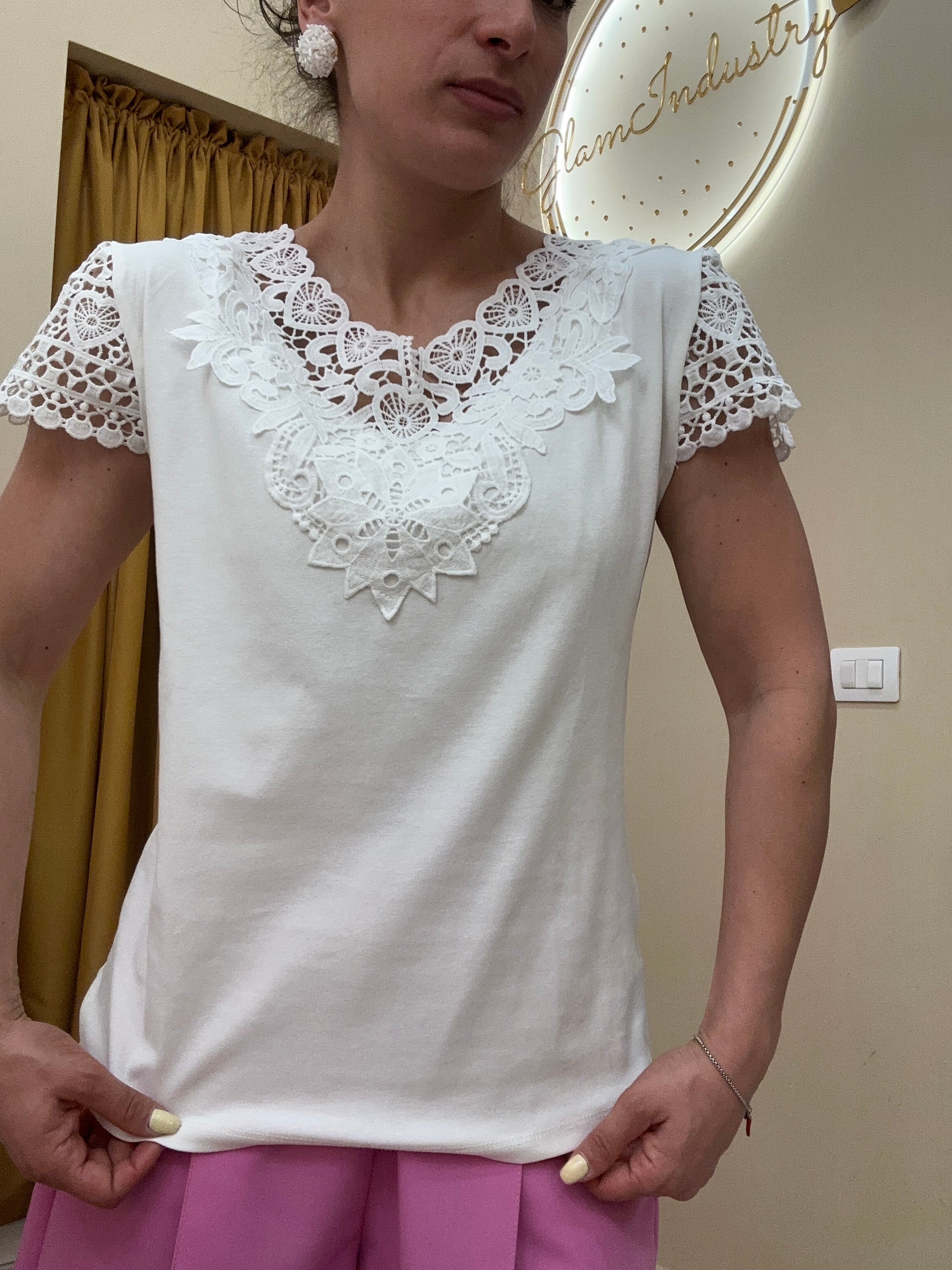 T-shirt fiori macrame
