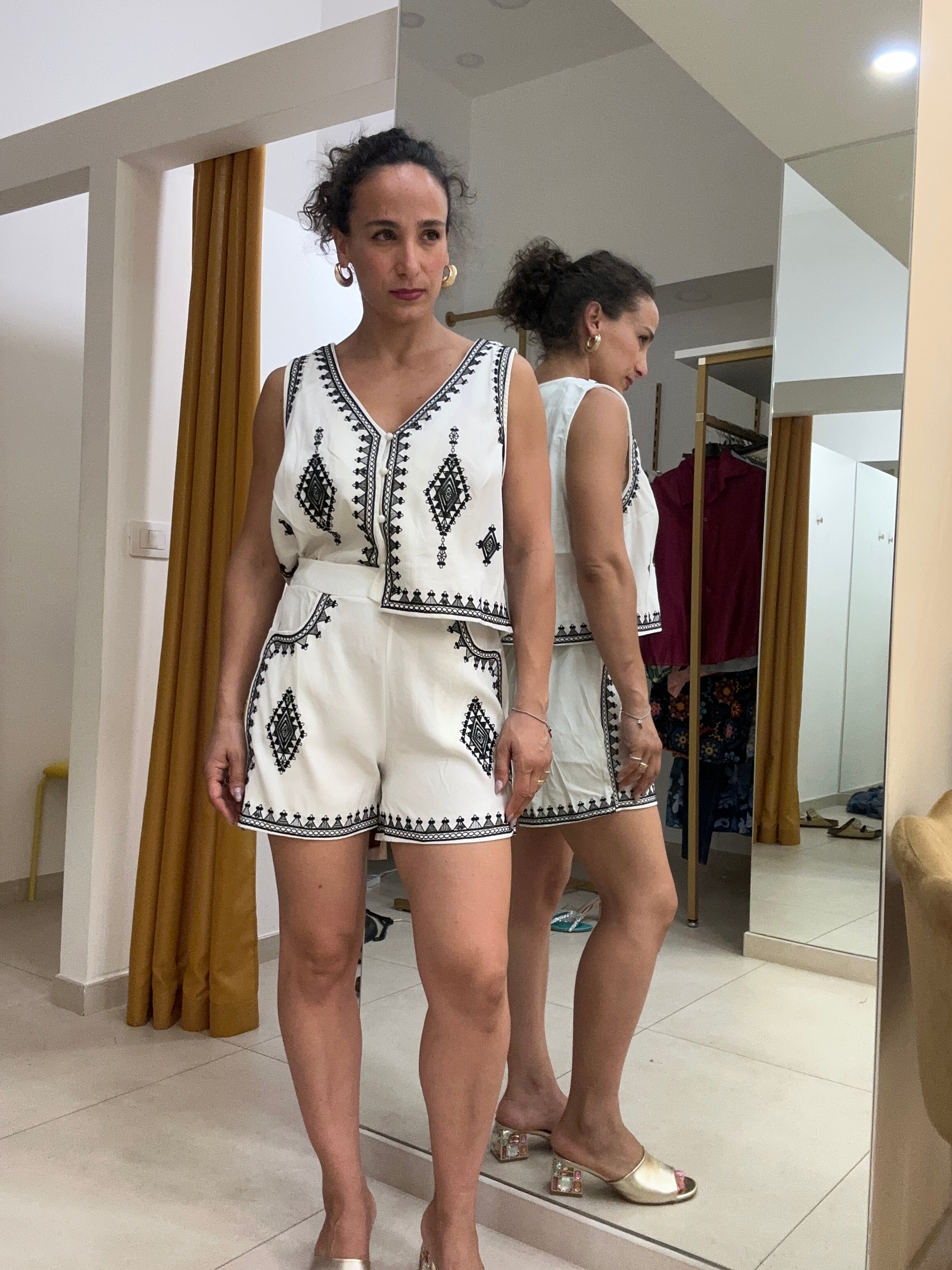 Tailleur egiziana