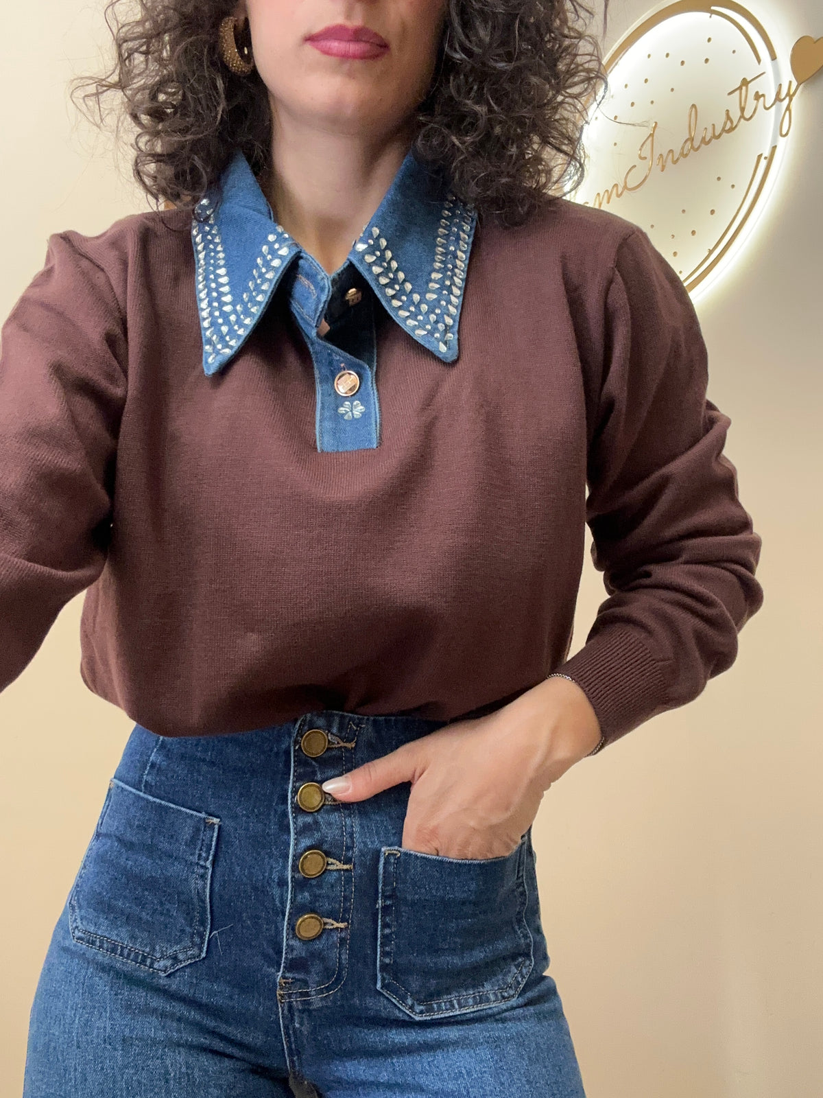 Pull con colletto in denim