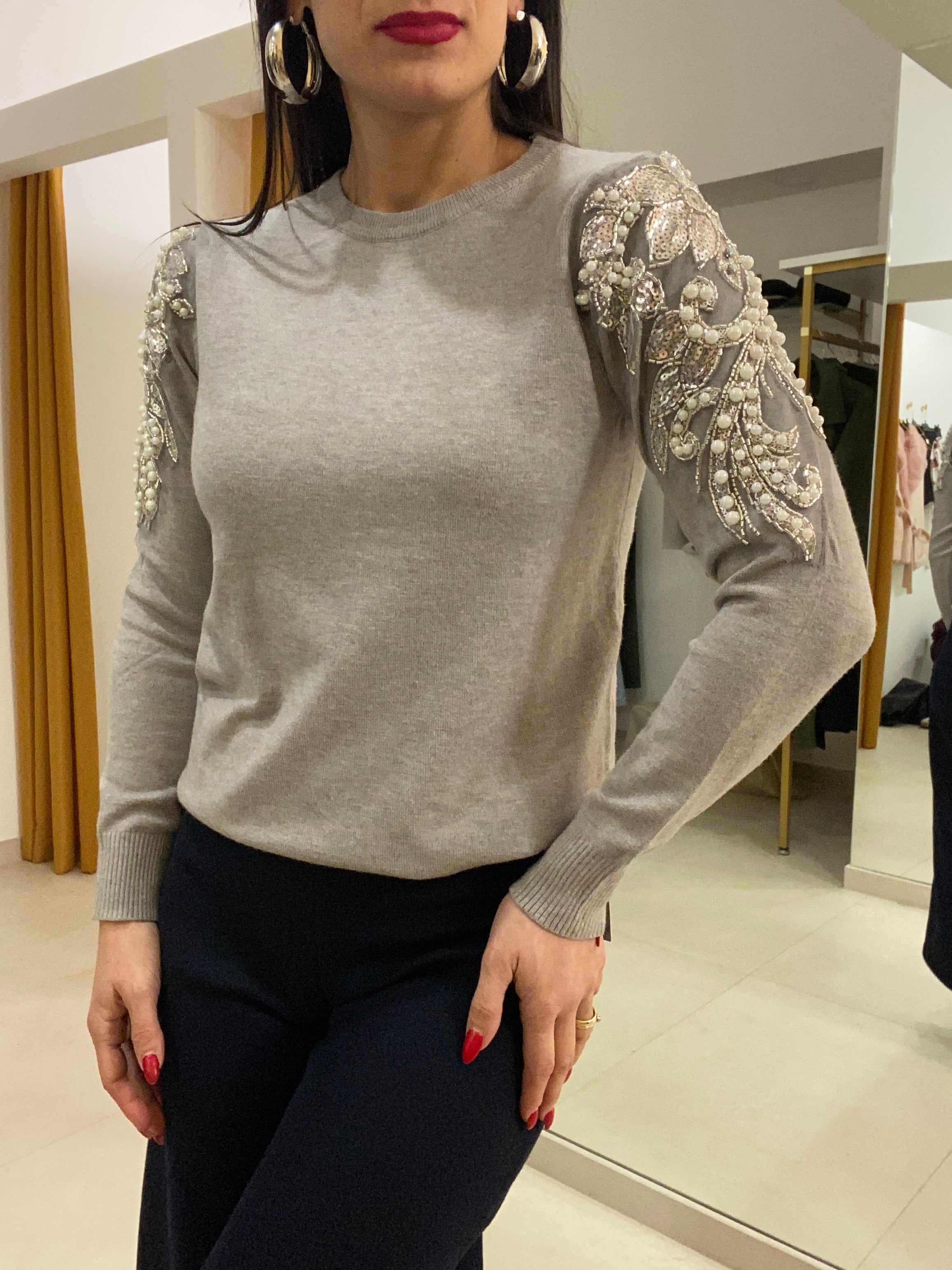 Pull con applicazioni delicato