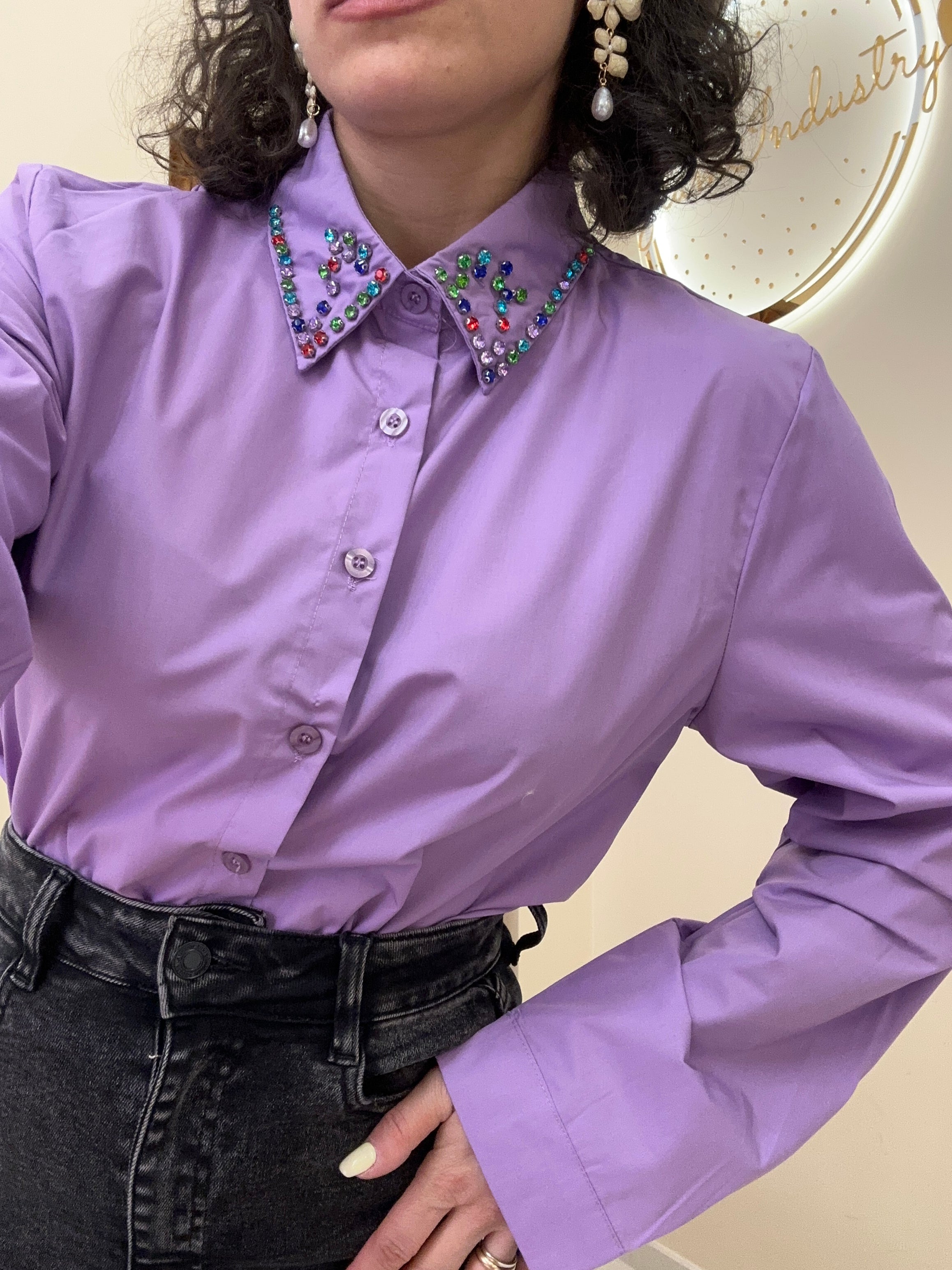 Camicia applicazioni sul colletto