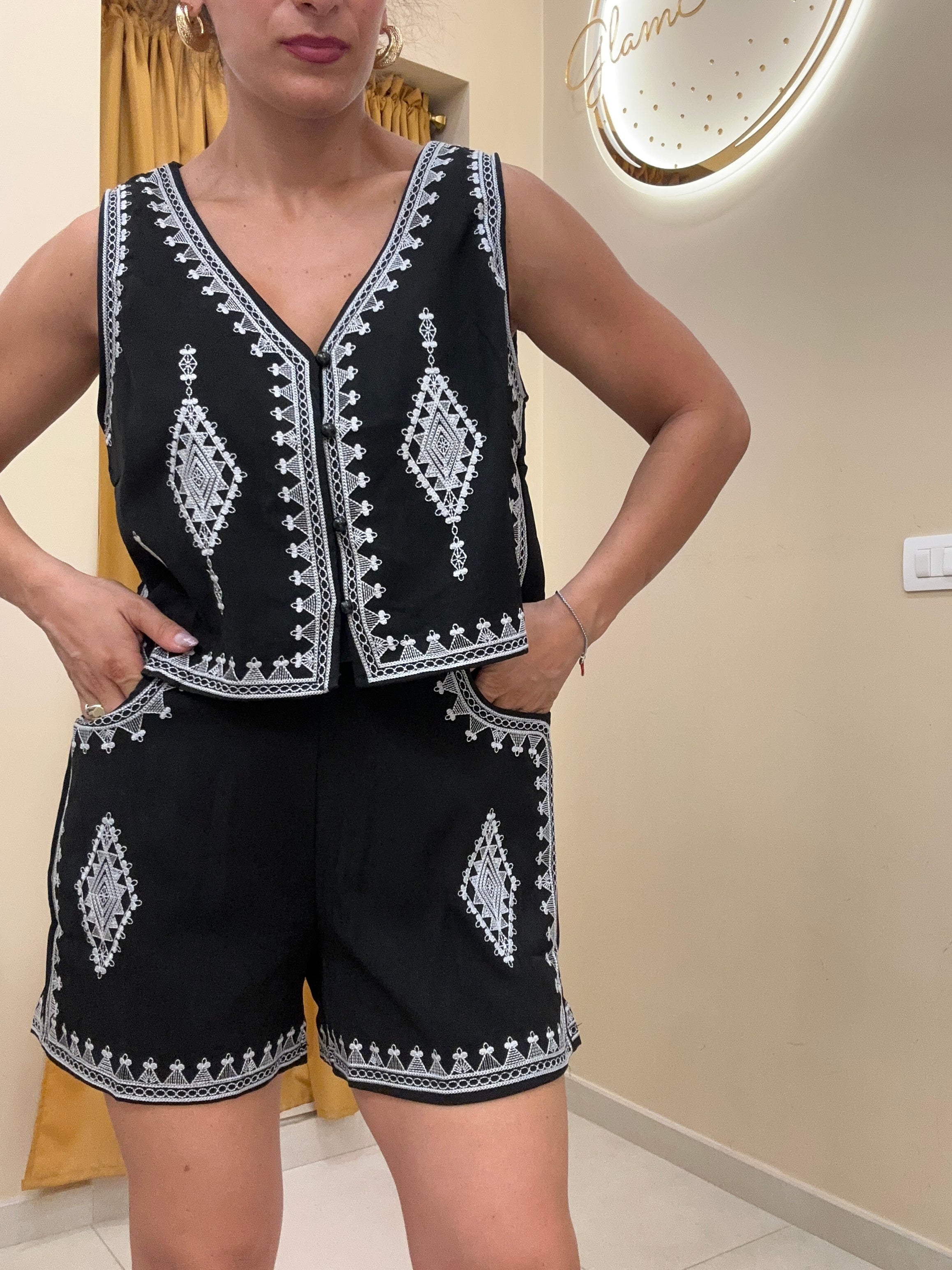 Tailleur egiziana