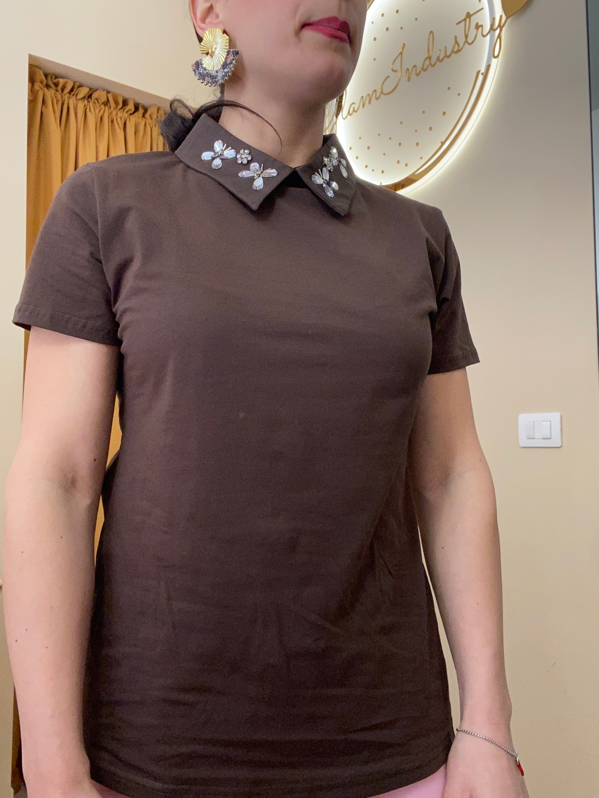 T-shirt colletto farfalla