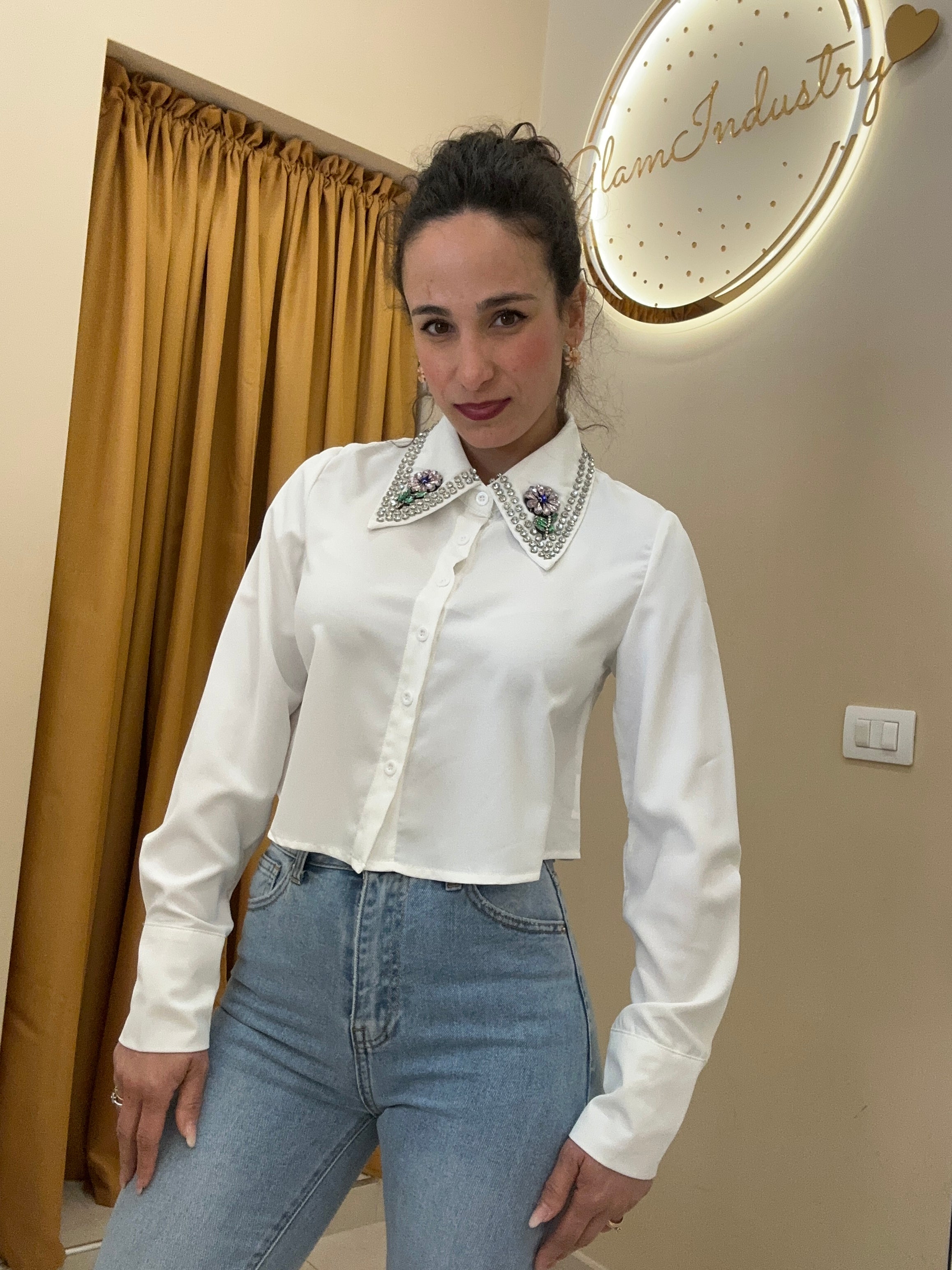Camicia crop collo gioiello