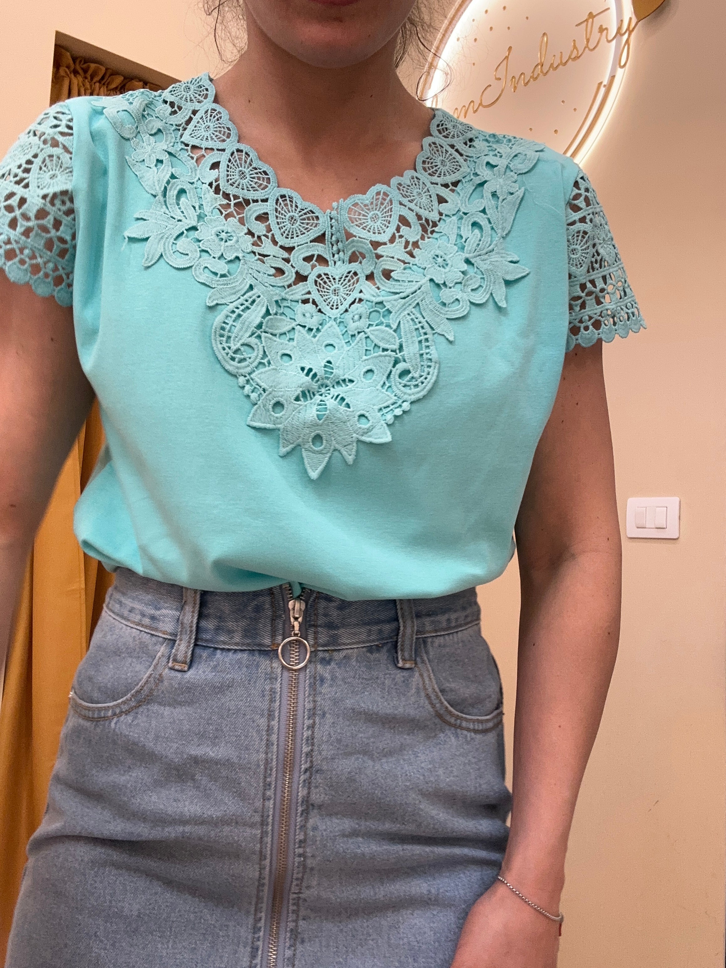 T-shirt fiori macrame