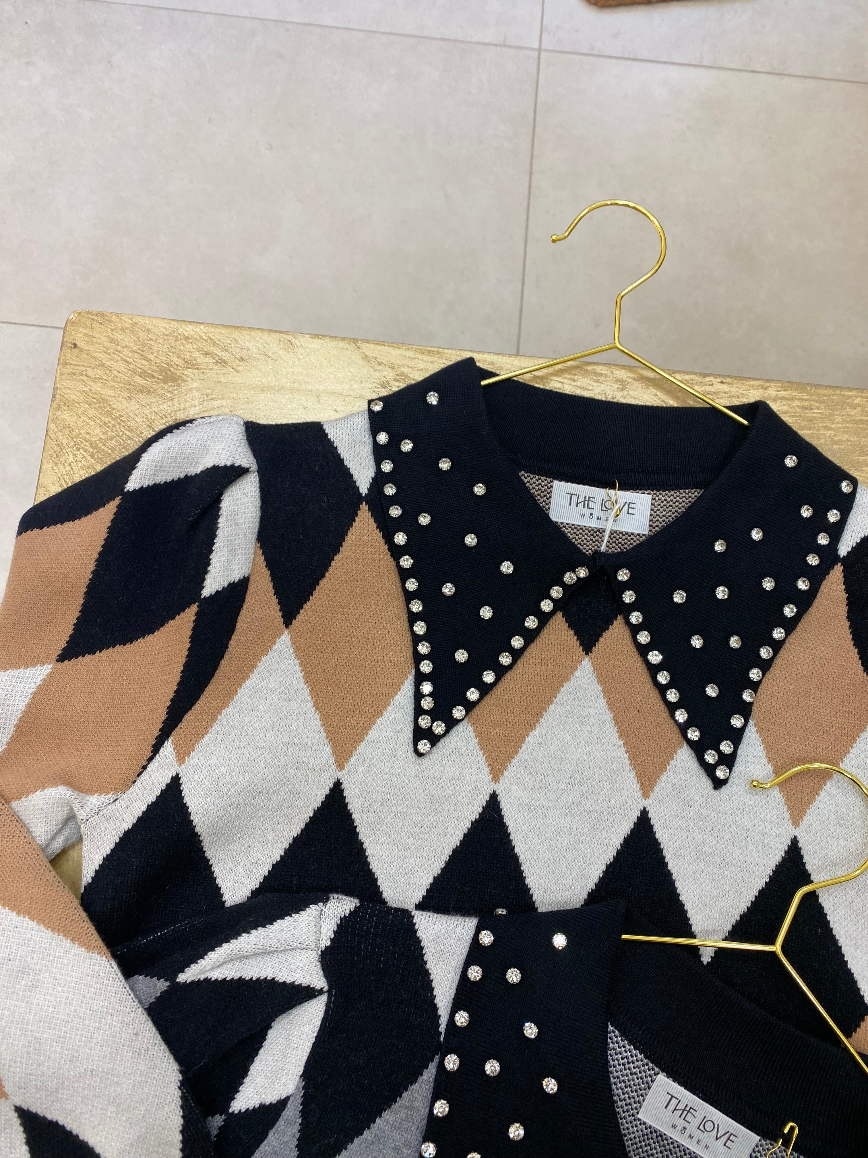 Pull colletto e brillantini