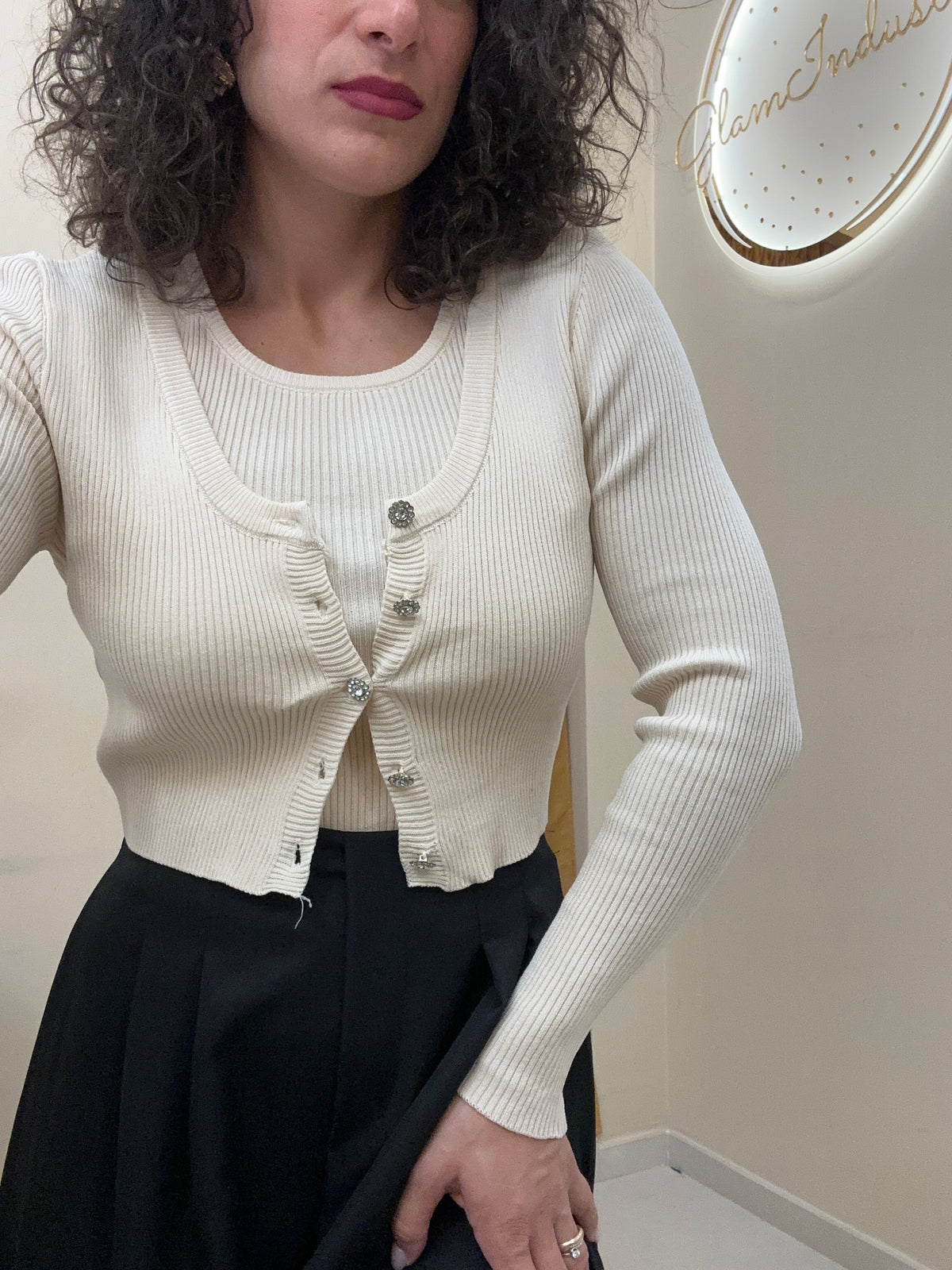 Twin-set con bottoni fiori
