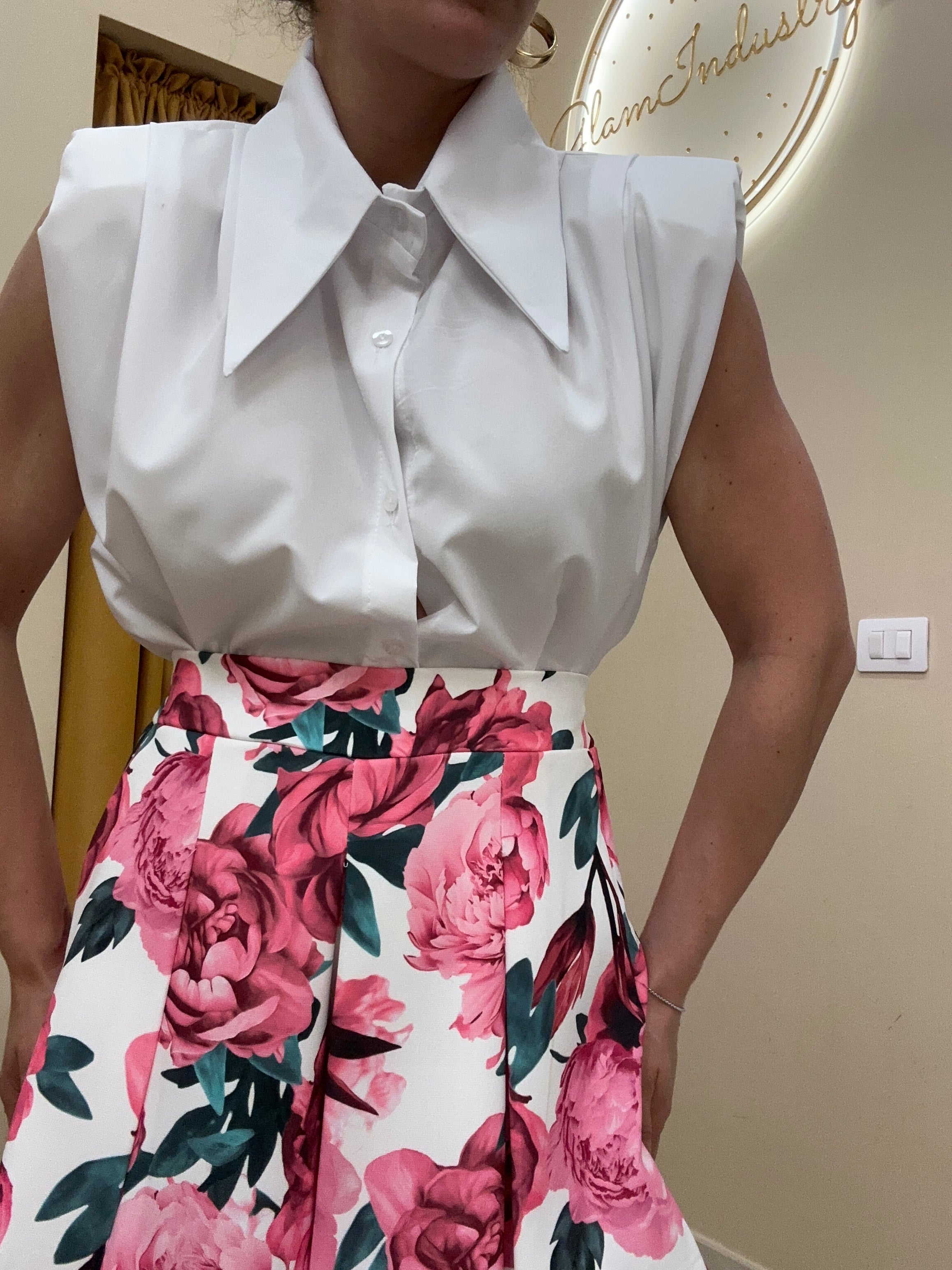 Camicia bianca appuntita