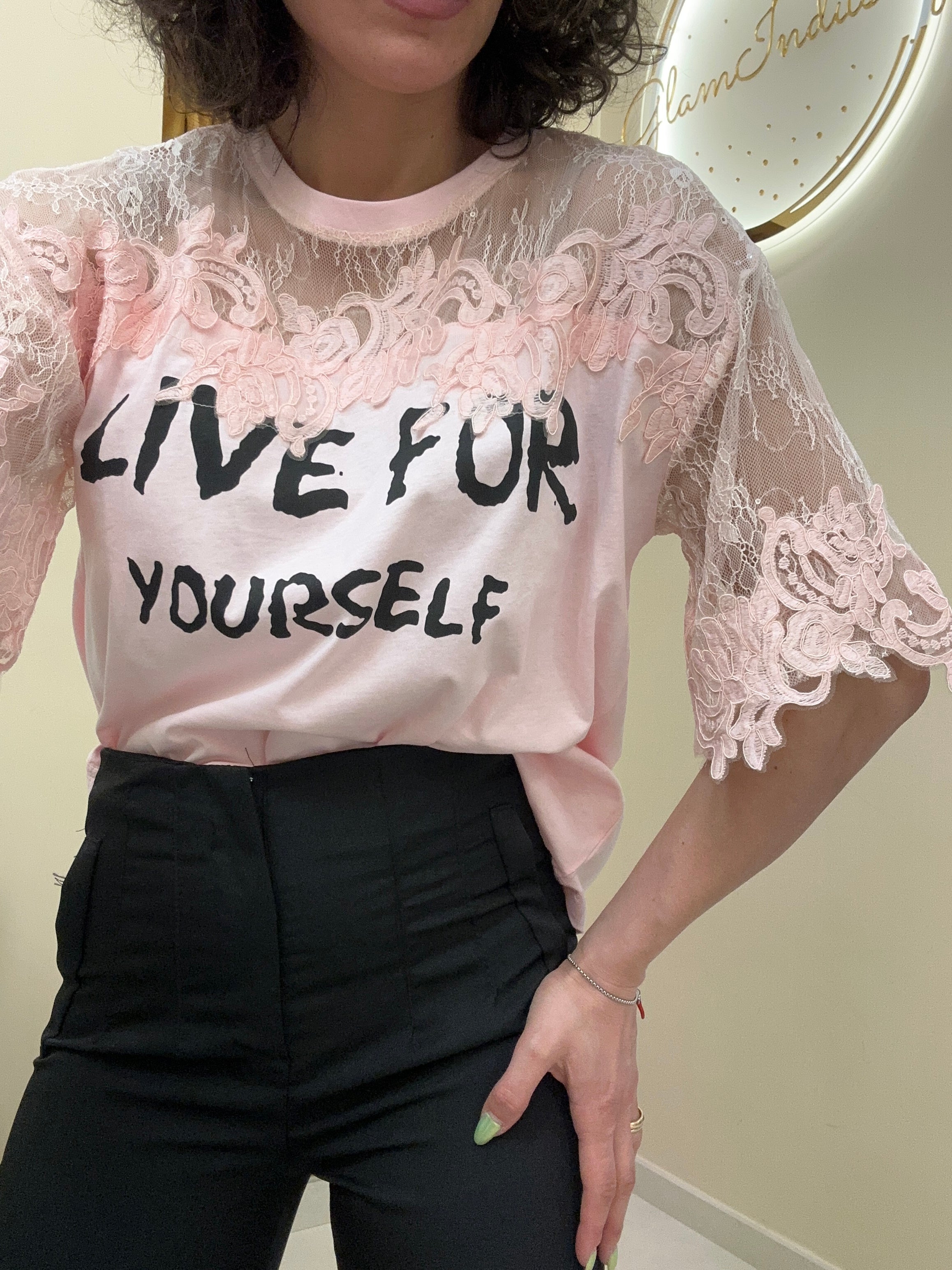 T-shirt pizzo e scritta