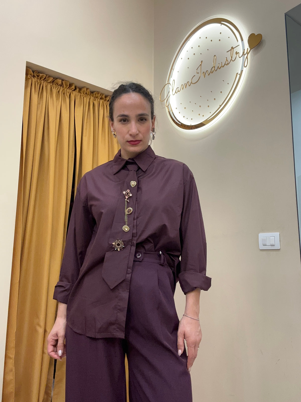 Camicia cravatta particolare
