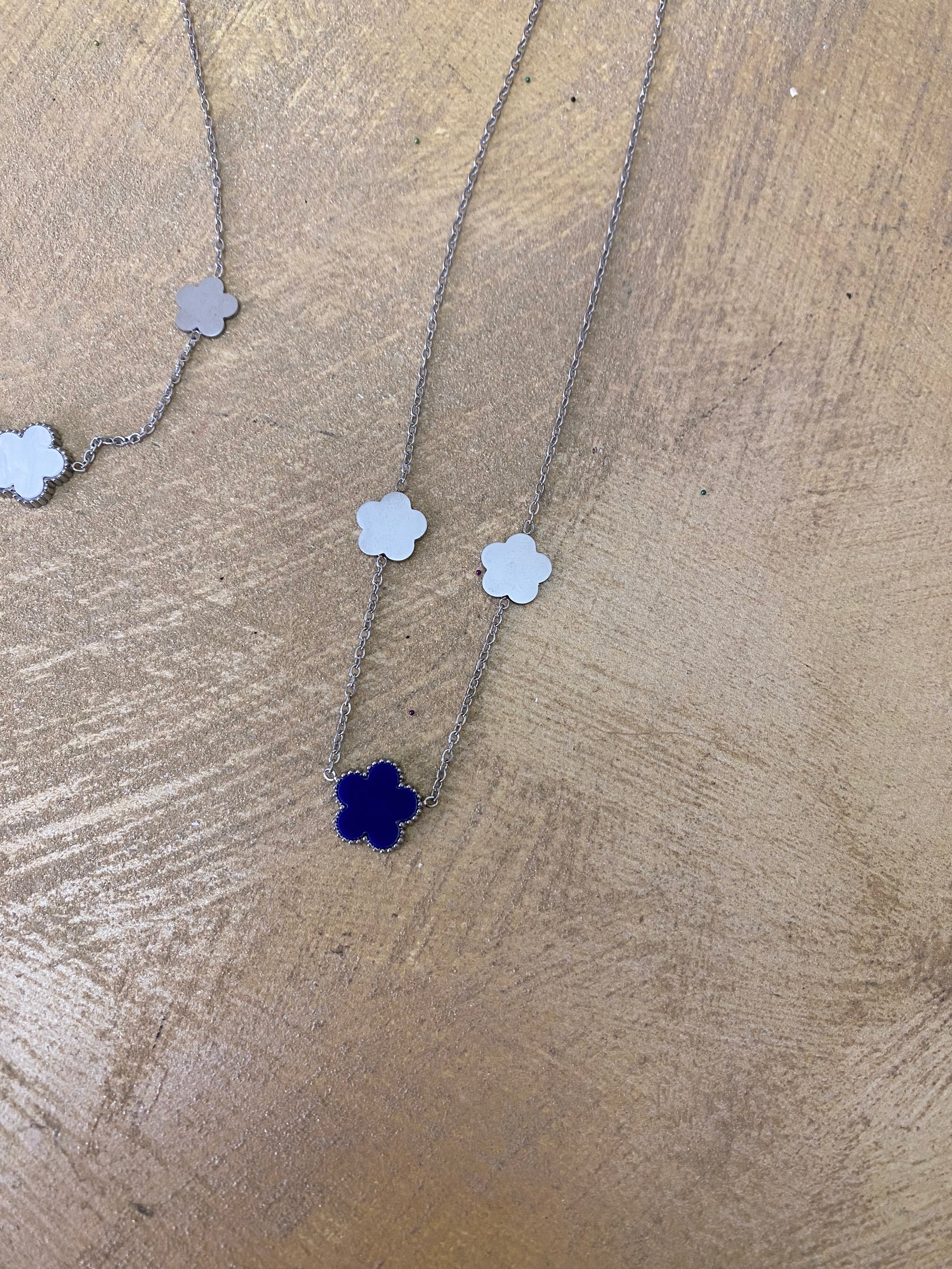 Collana argento con tre fiori
