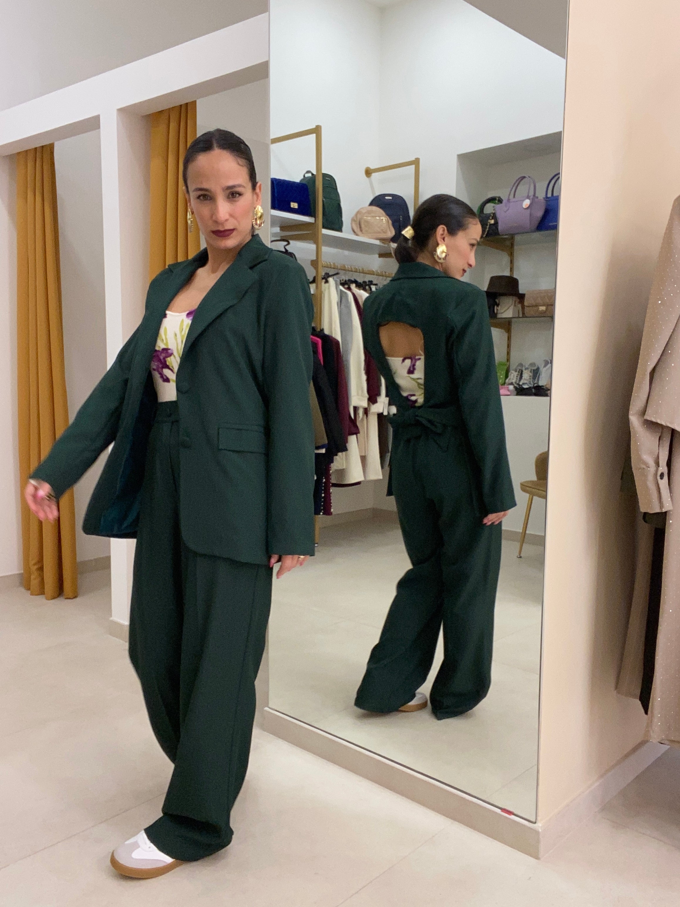 Tailleur scollatura posteriore