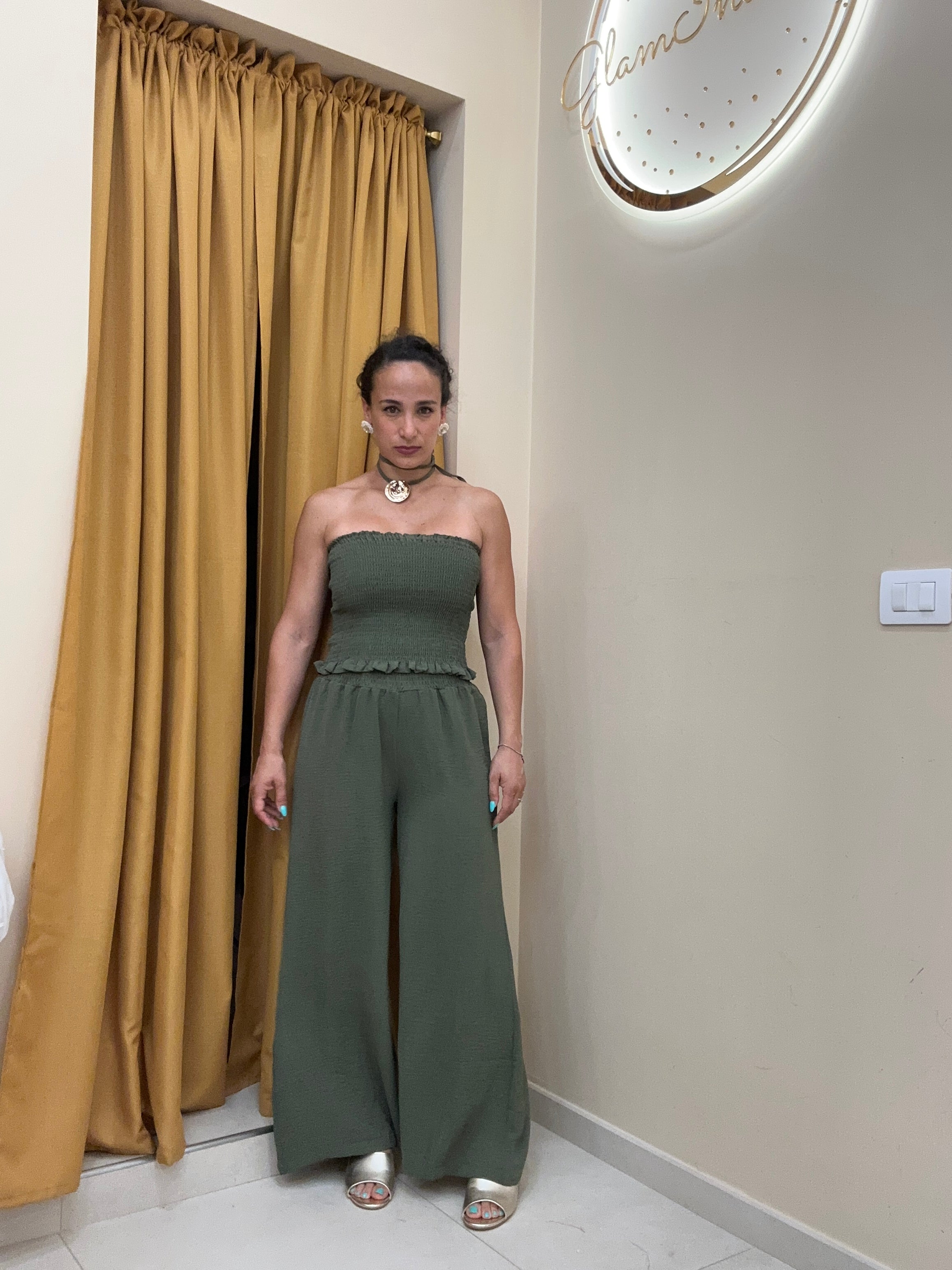 Coordinato top elastico e collana