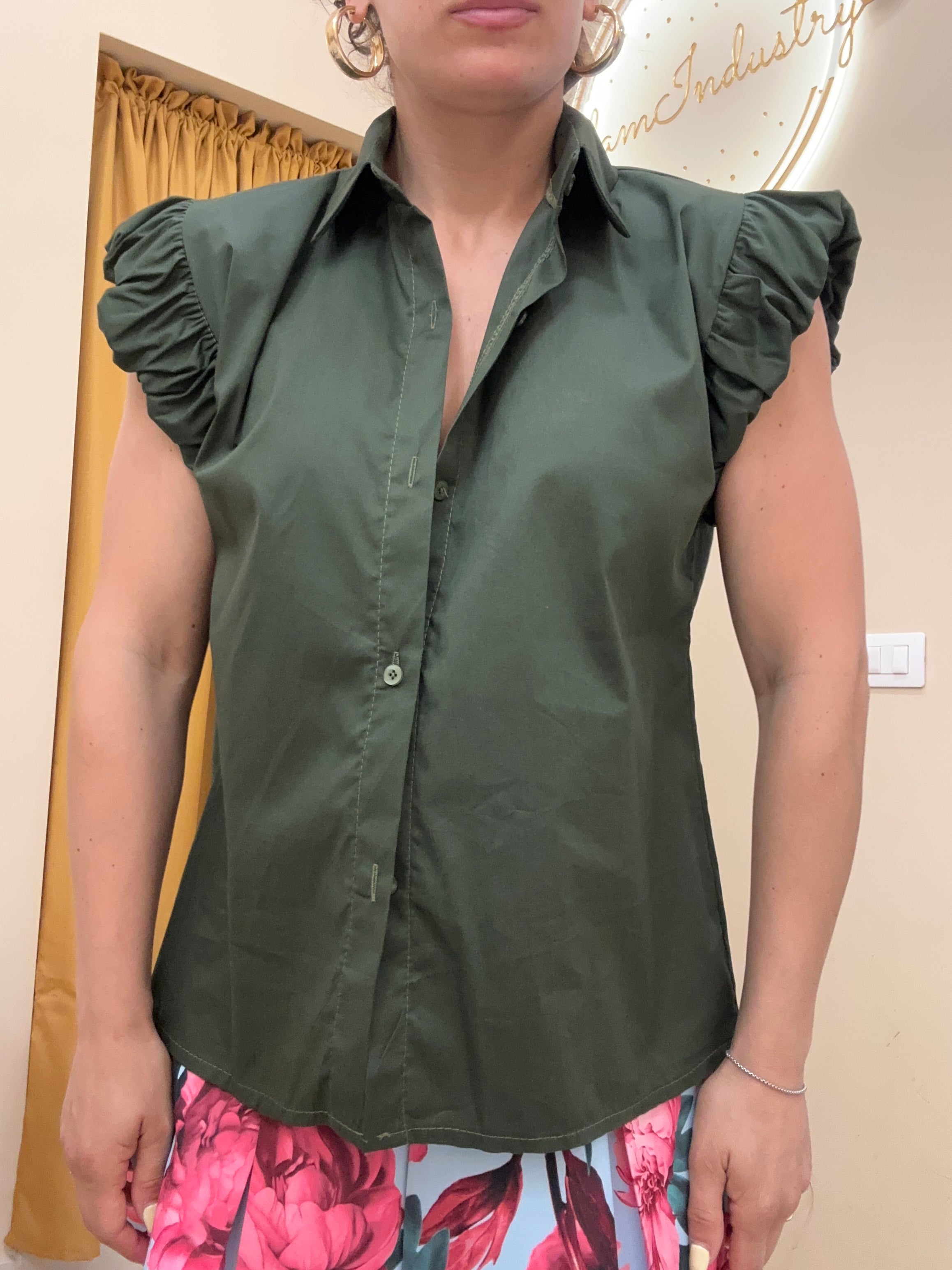 Camicia ali particolari