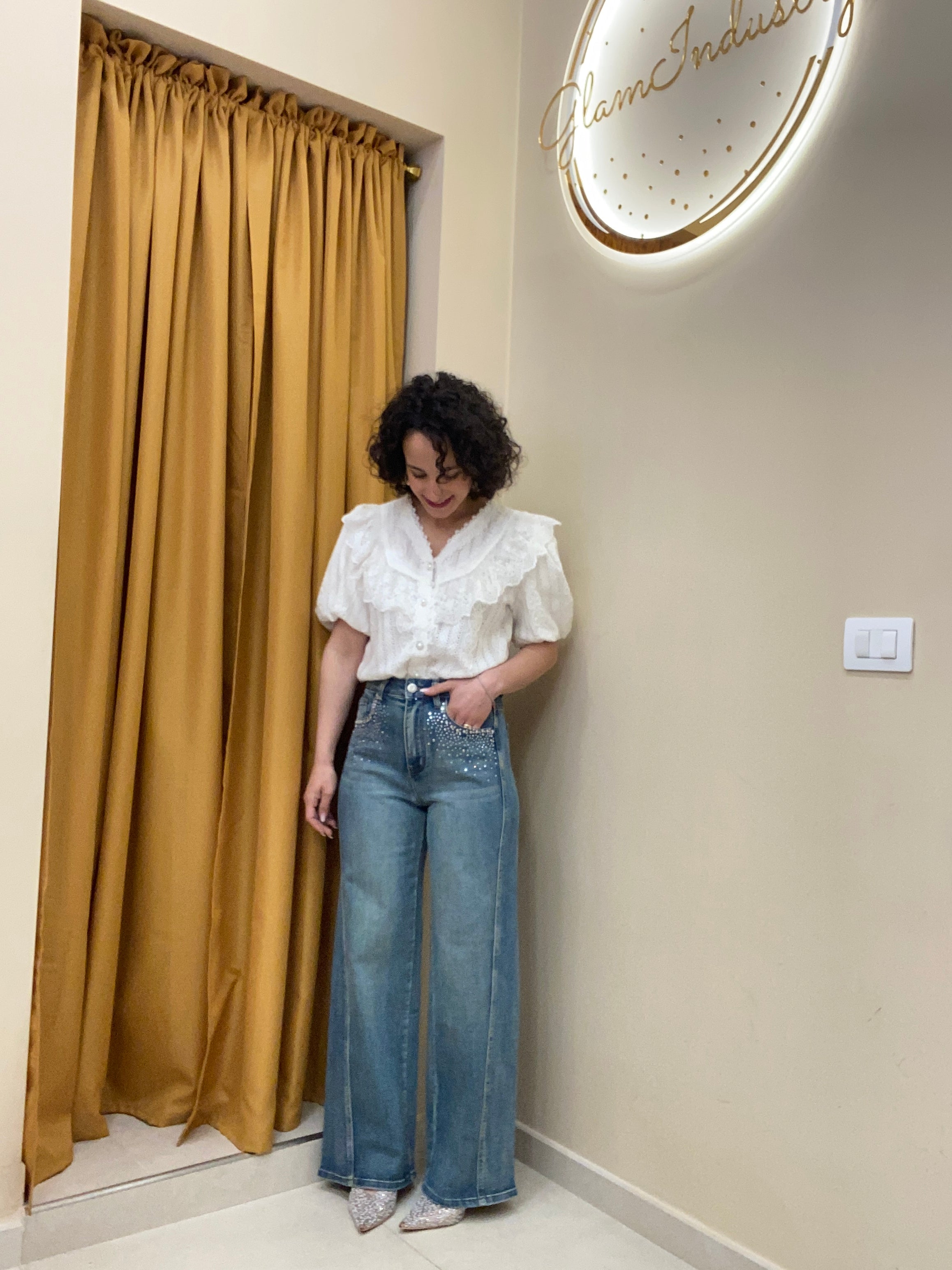Jeans palazzo con dettaglio