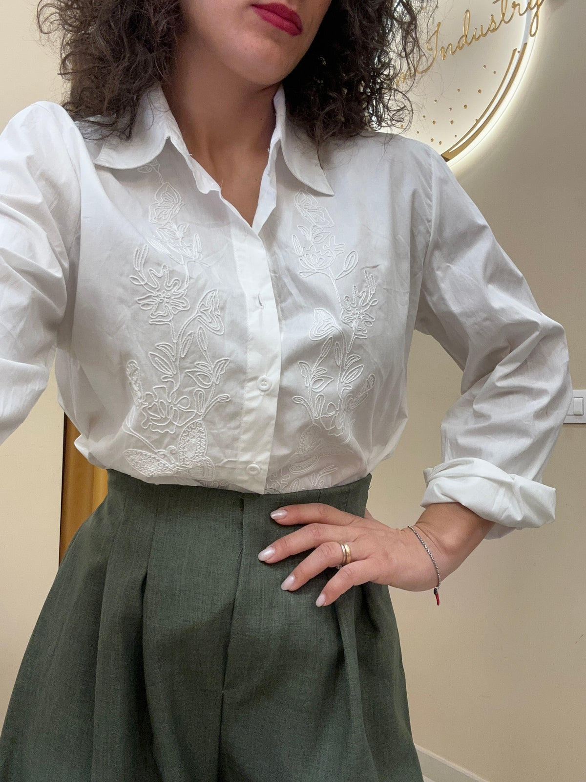 Maxi camicia con fiori ricamati