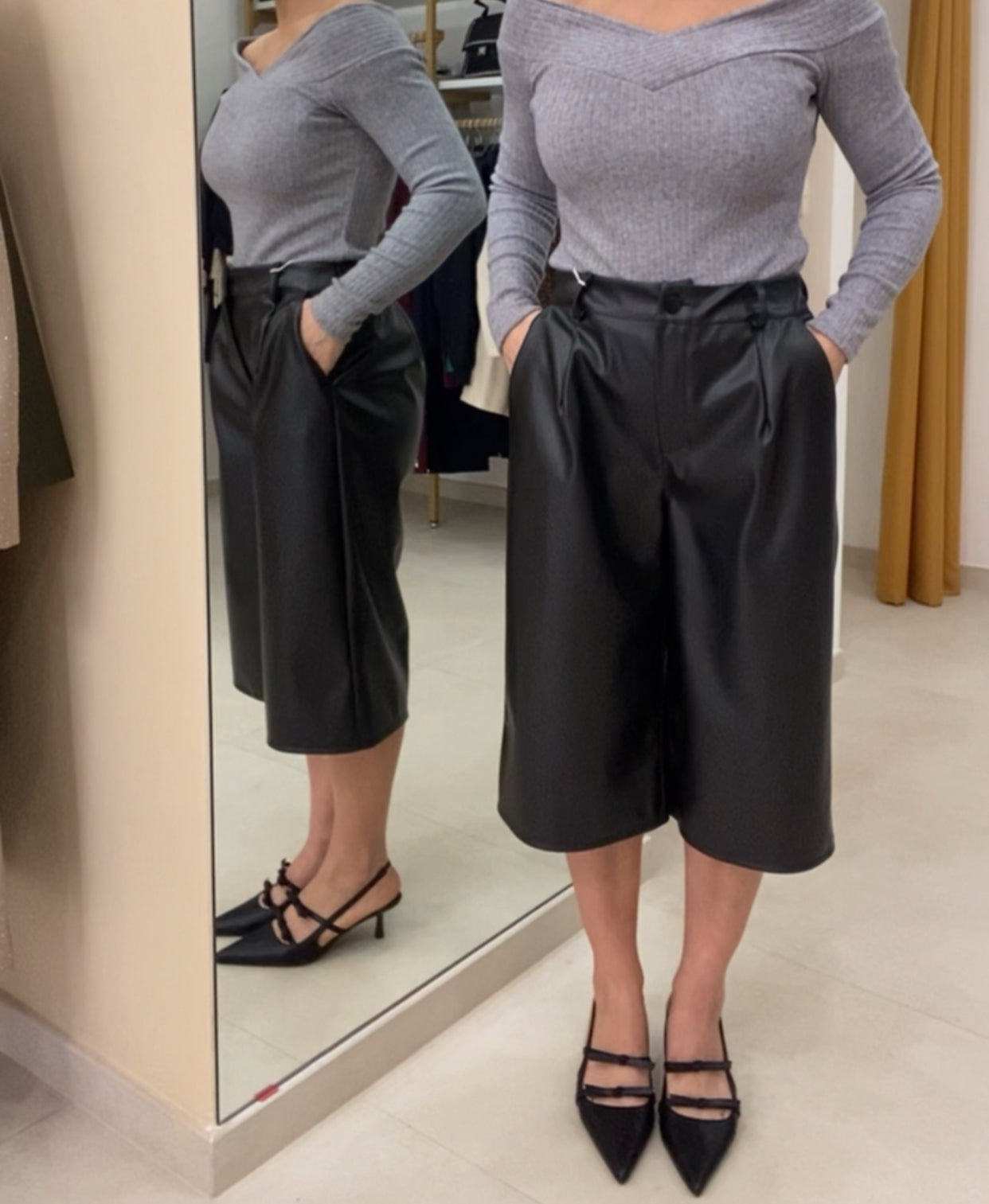 Pantalone bermuda ecopelle