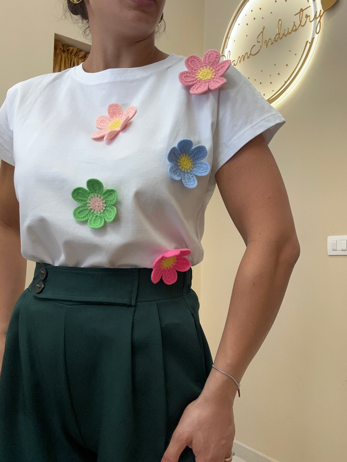 T-shirt fiori colorati