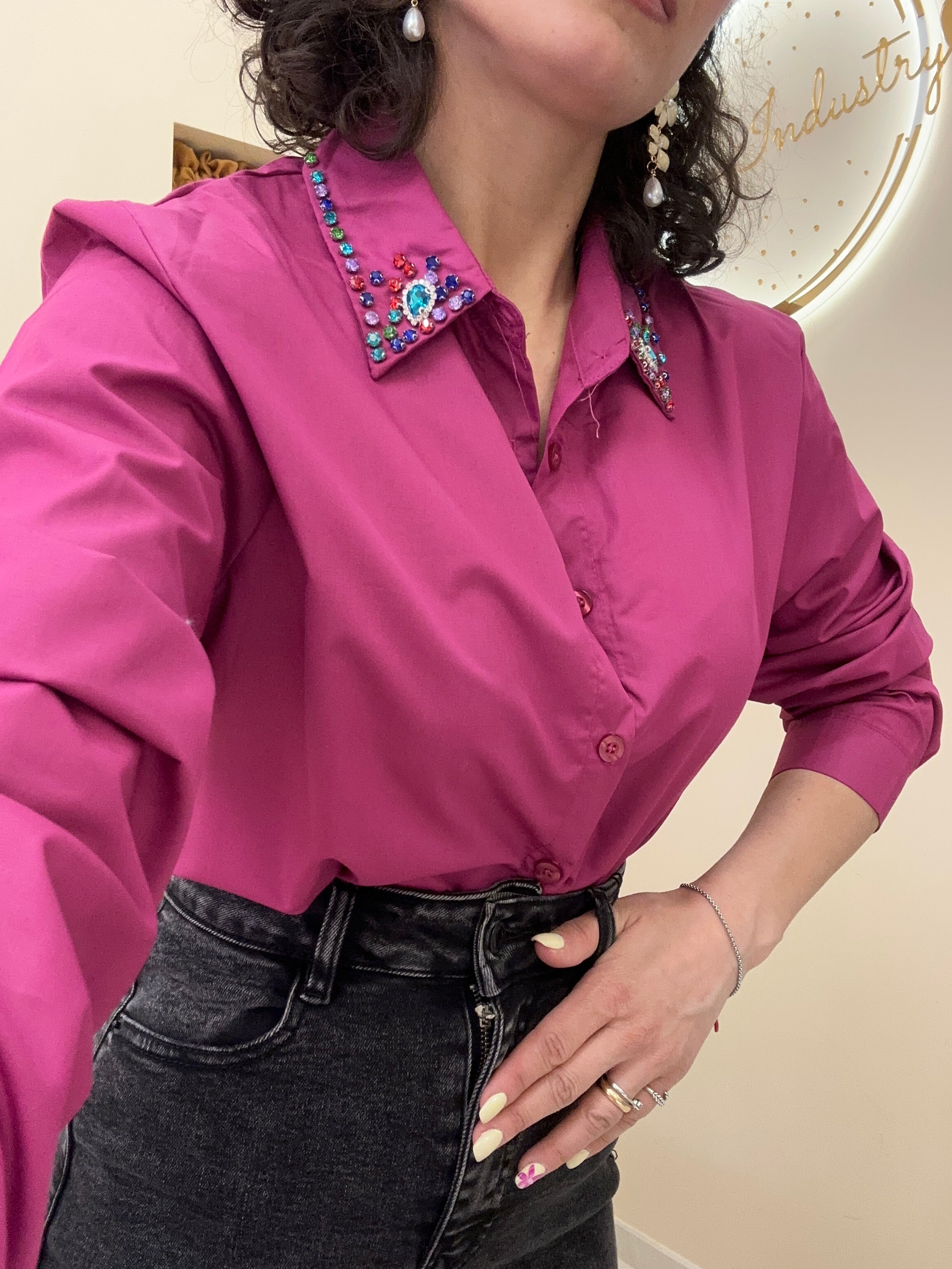 Camicia applicazioni sul colletto