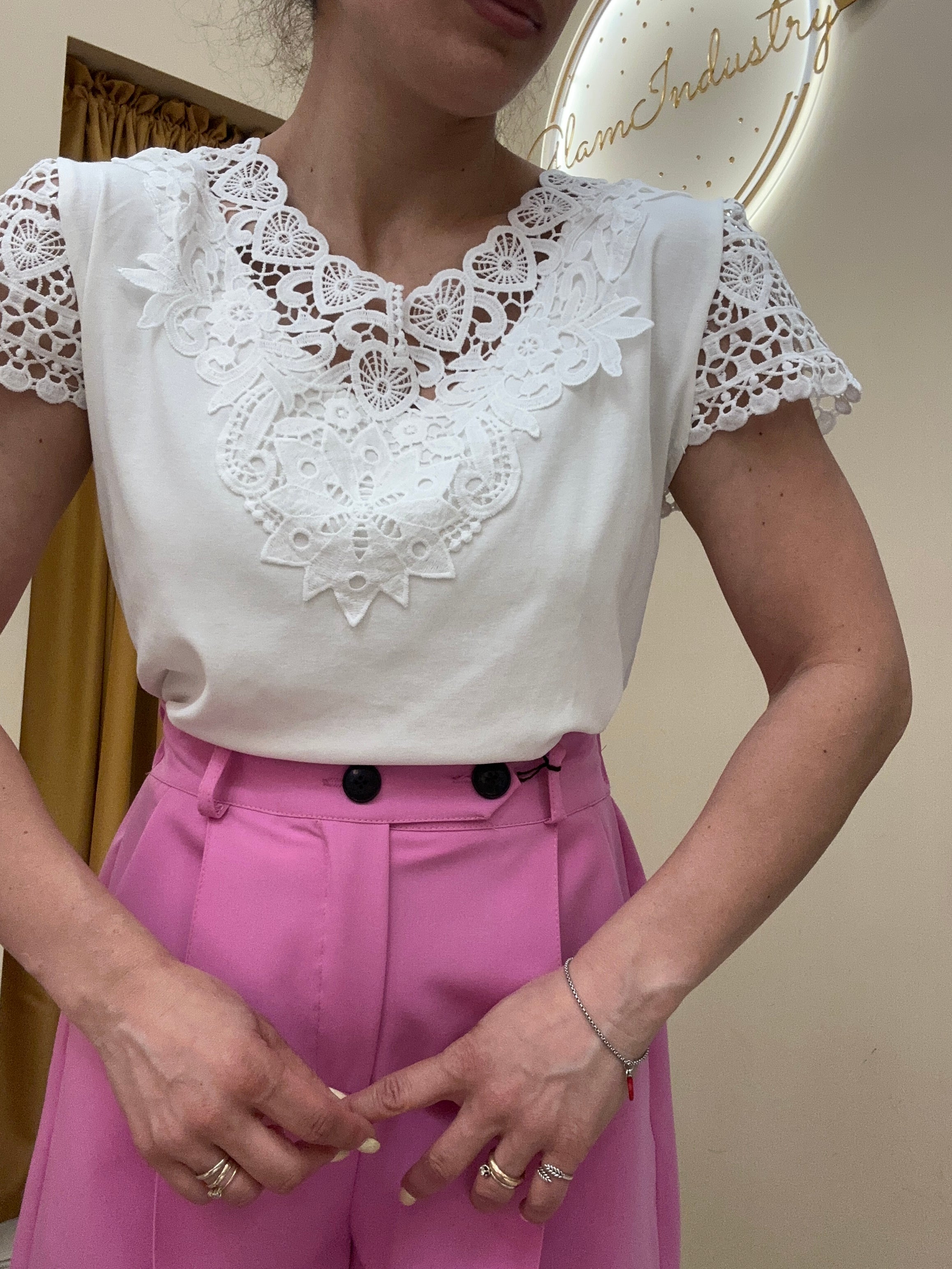 T-shirt fiori macrame