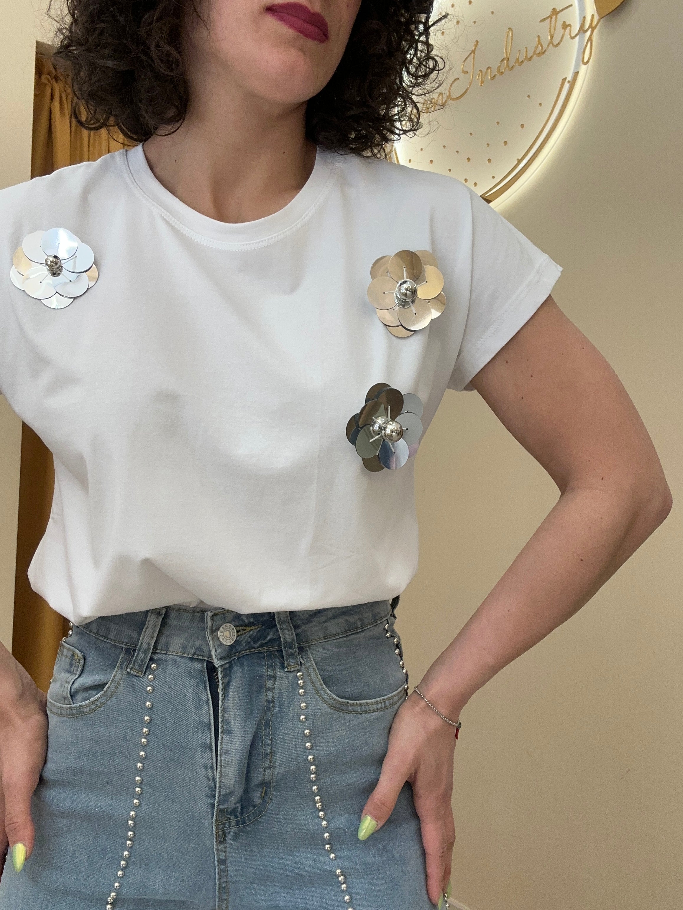 T-shirt fiori tre argento