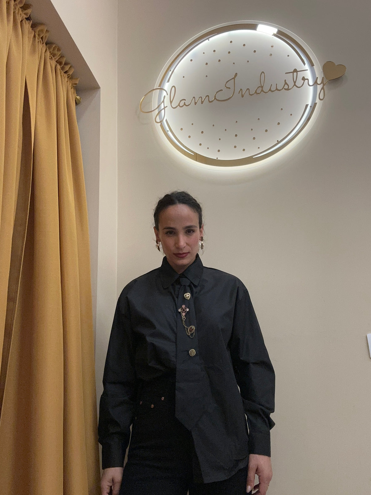 Camicia cravatta particolare