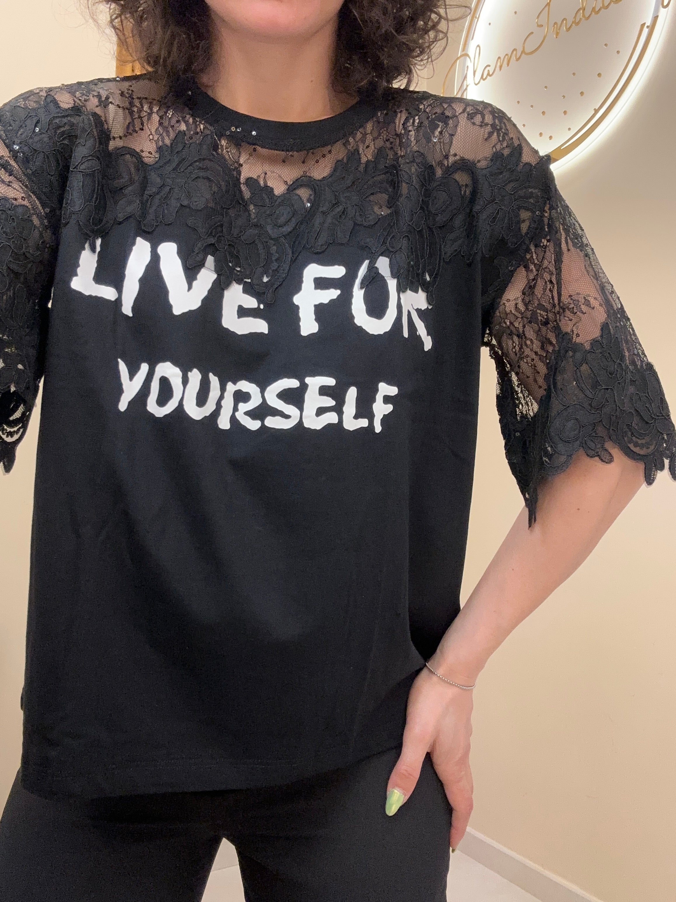 T-shirt pizzo e scritta