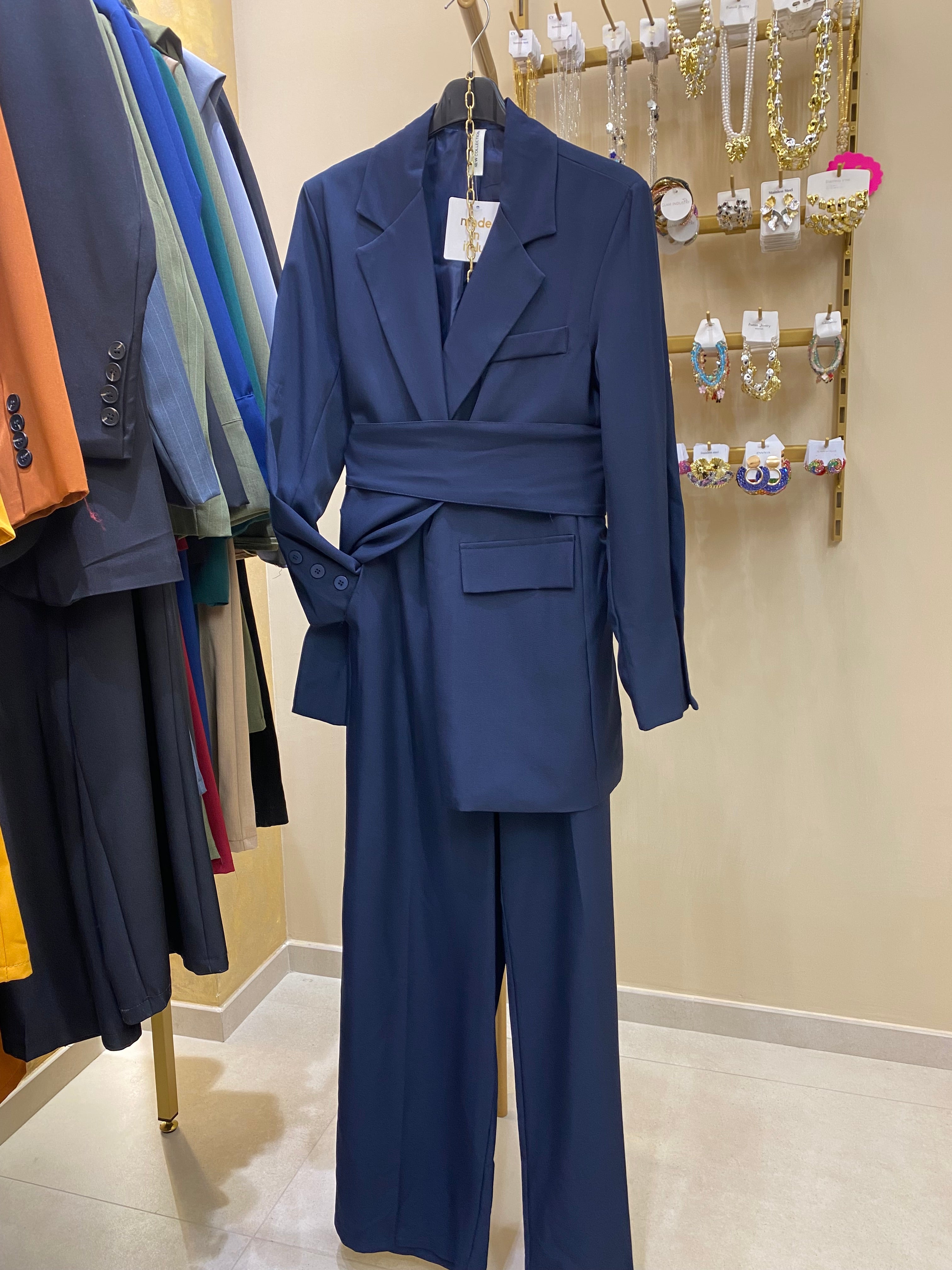 Tailleur cintura in vita