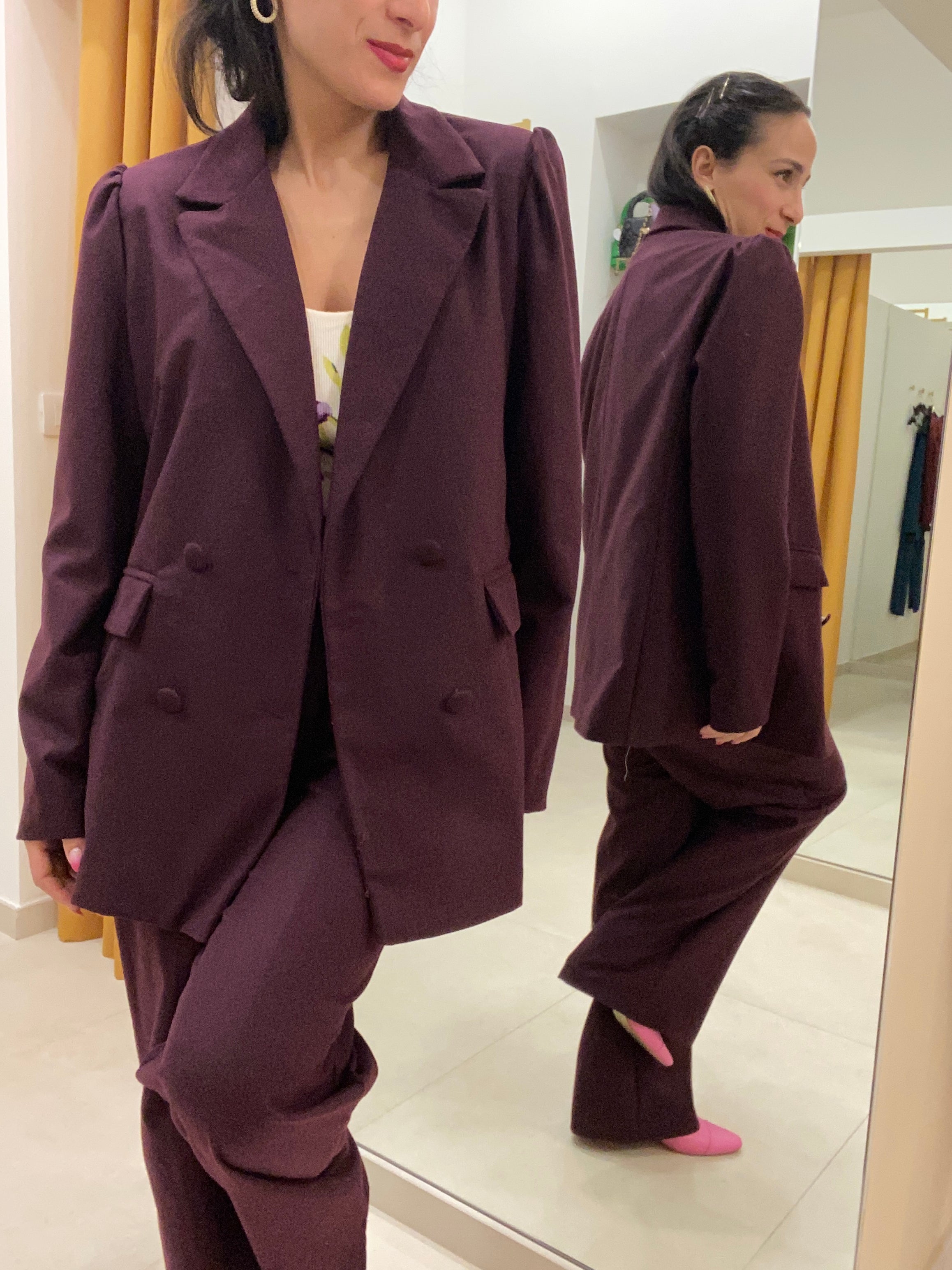 Tailleur sbuffo e doppio petto