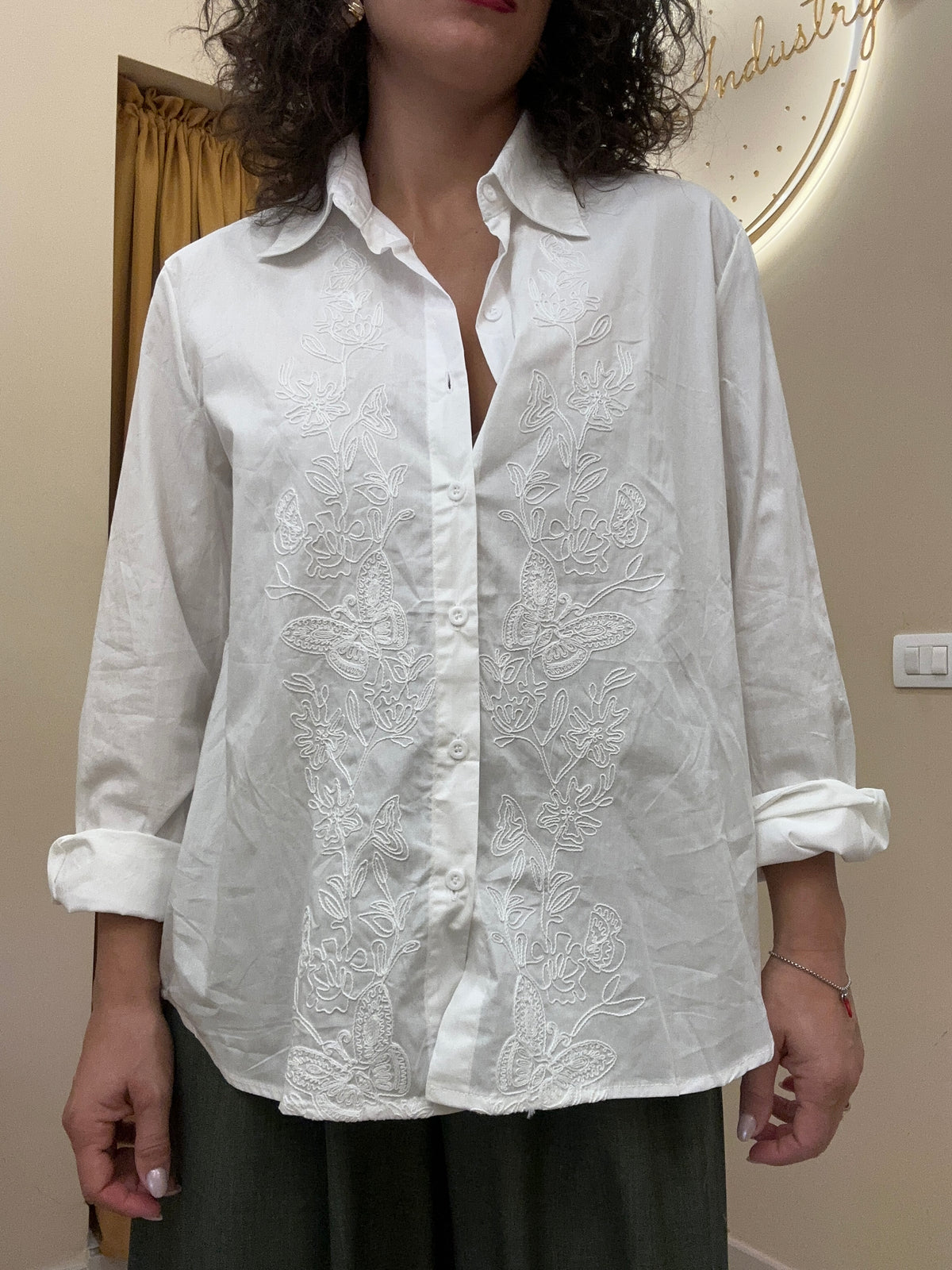 Maxi camicia con fiori ricamati