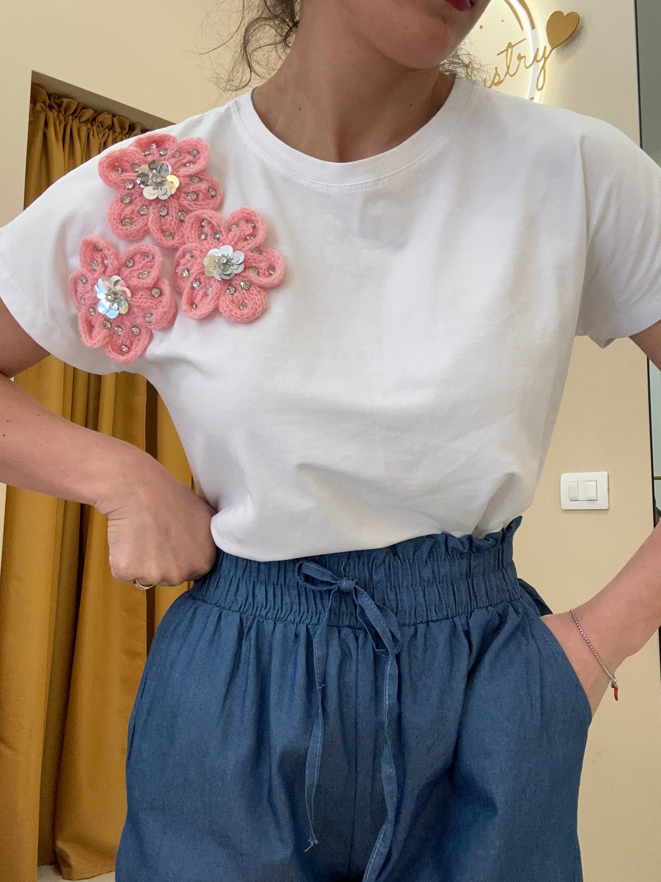 T-shirt TRE FIORI BIANCO CON ROSA