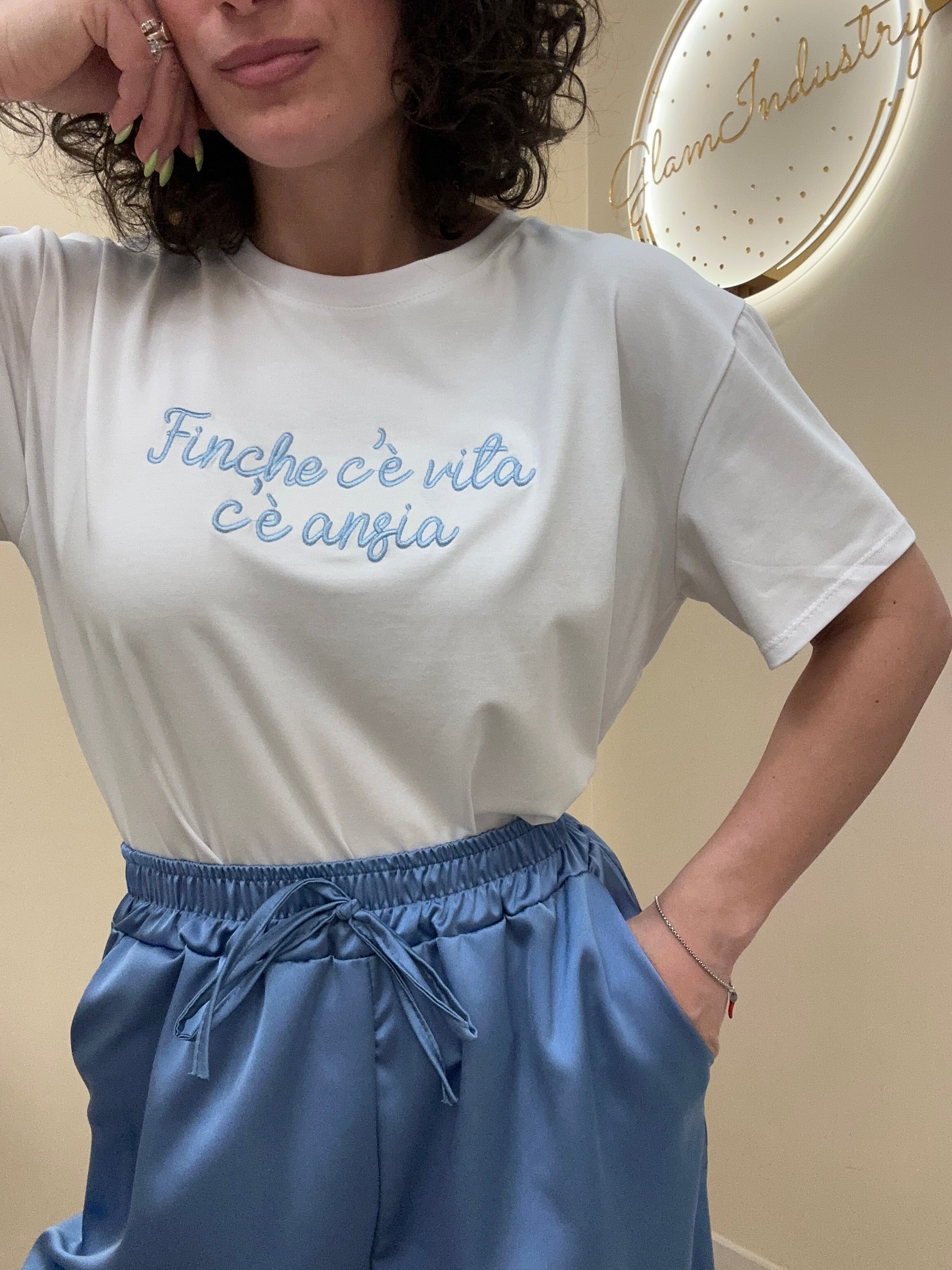 T-Shirt “ finché c’è vita c’è ansia” azzurra