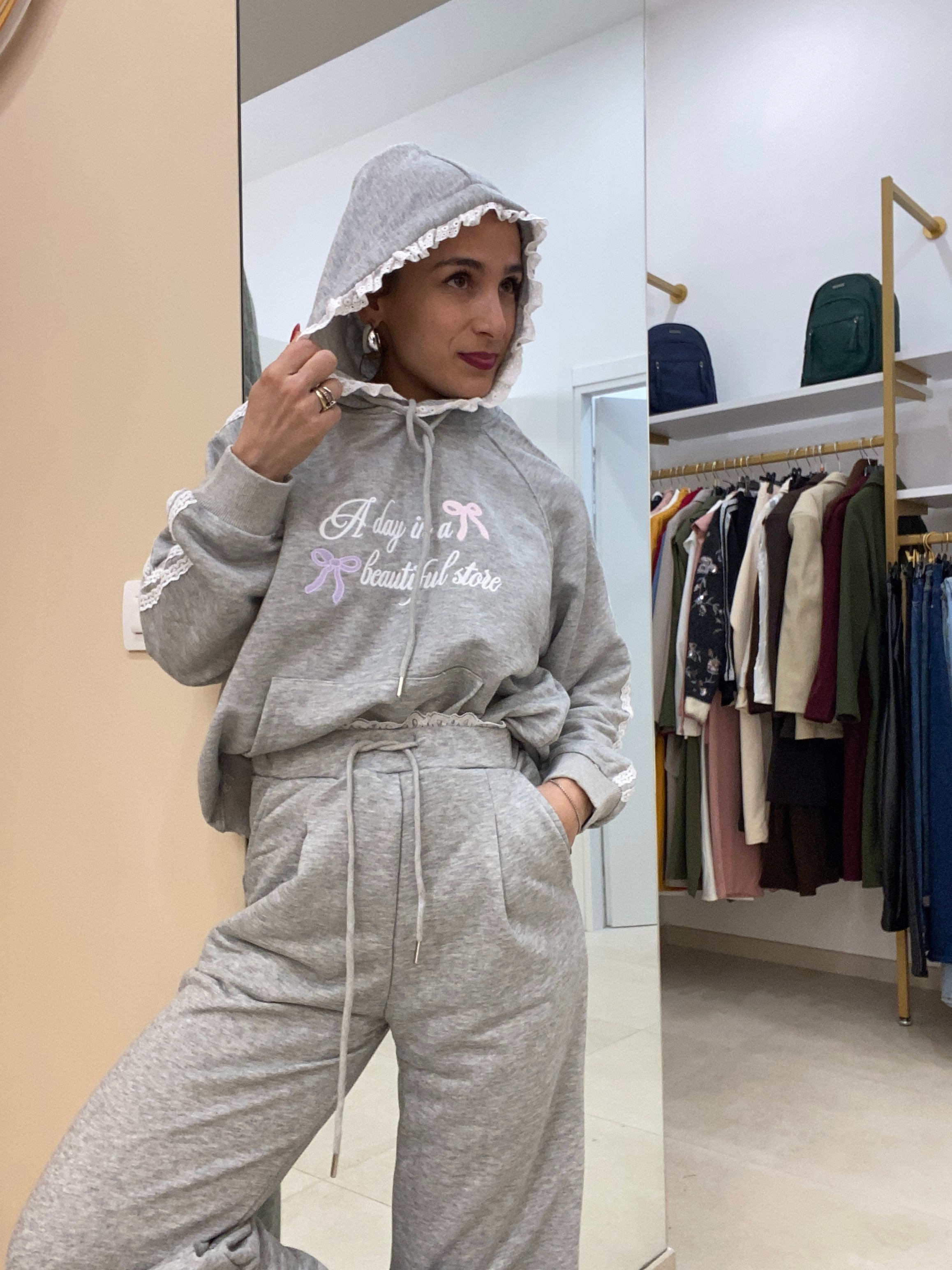 Tuta cappuccio merletto